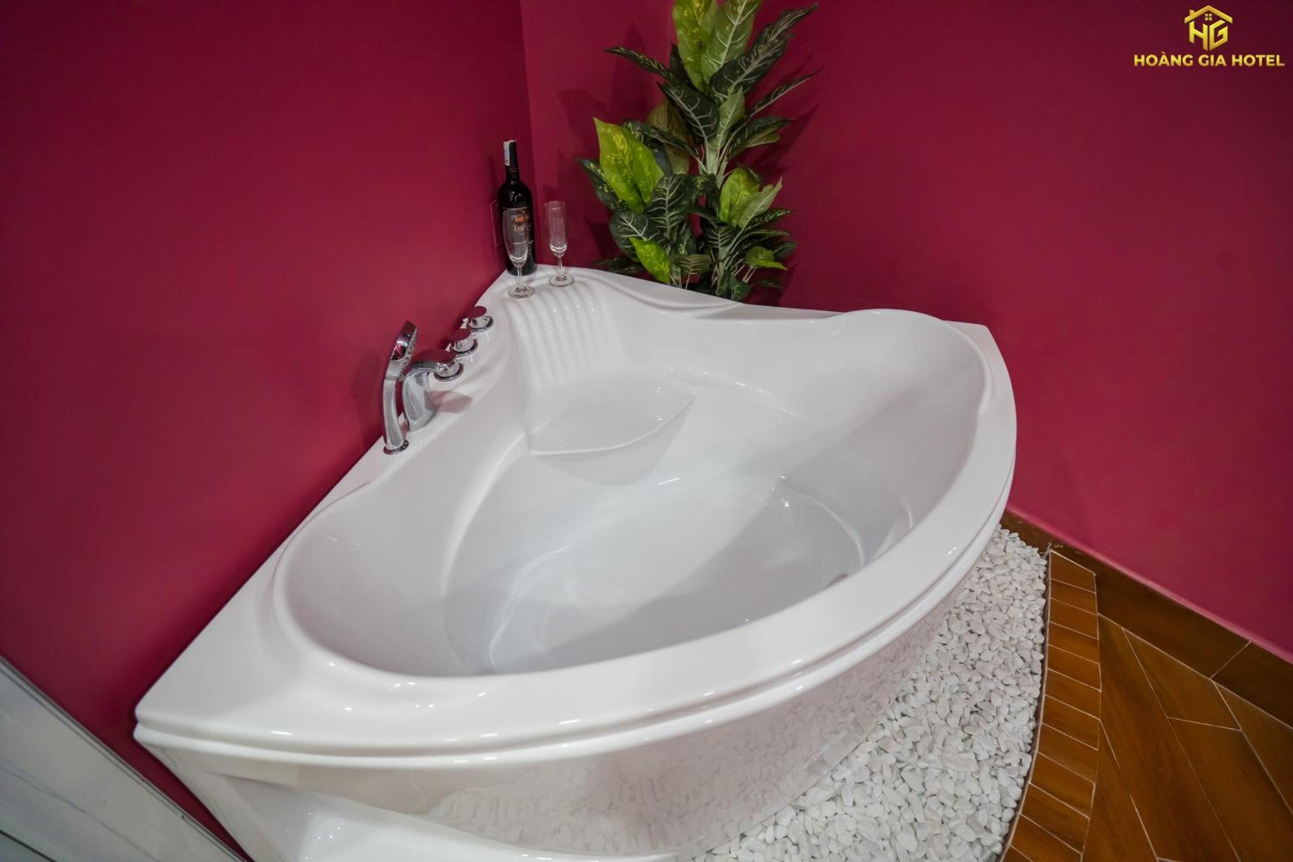 Deluxe Double Room with Bath - Photo 2