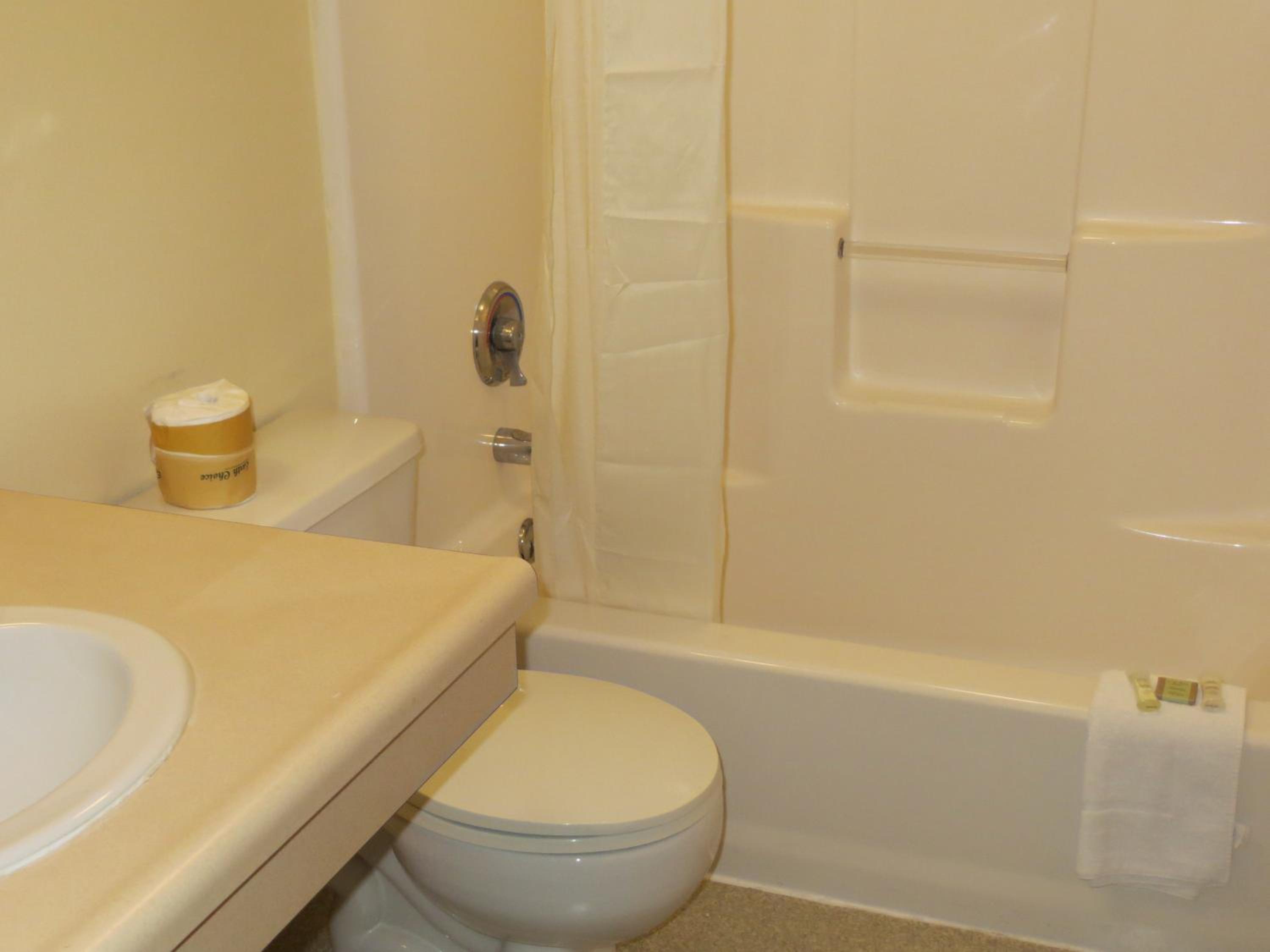 Queen Room - Non-Smoking - Photo 4