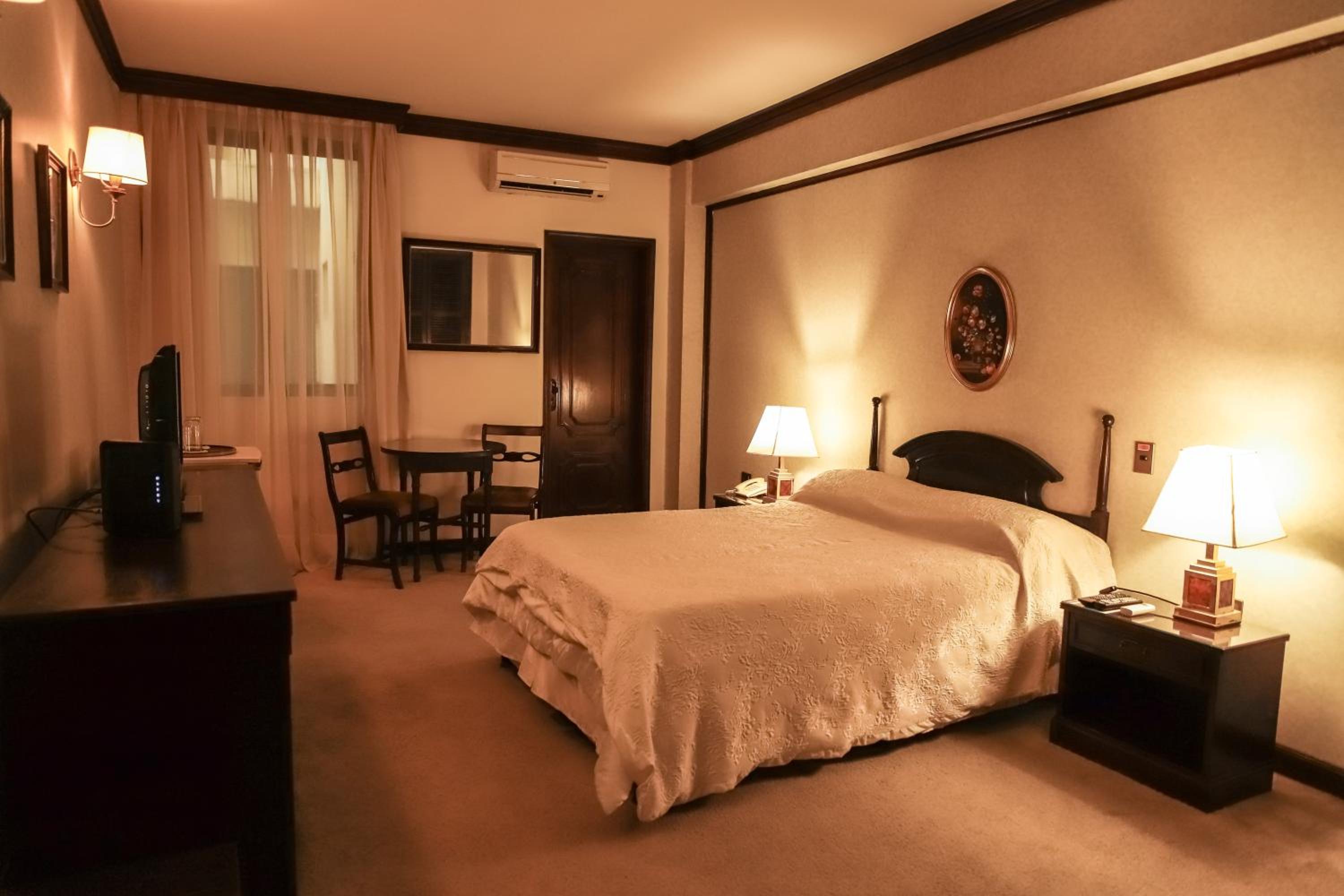 Small Single Room photo 2