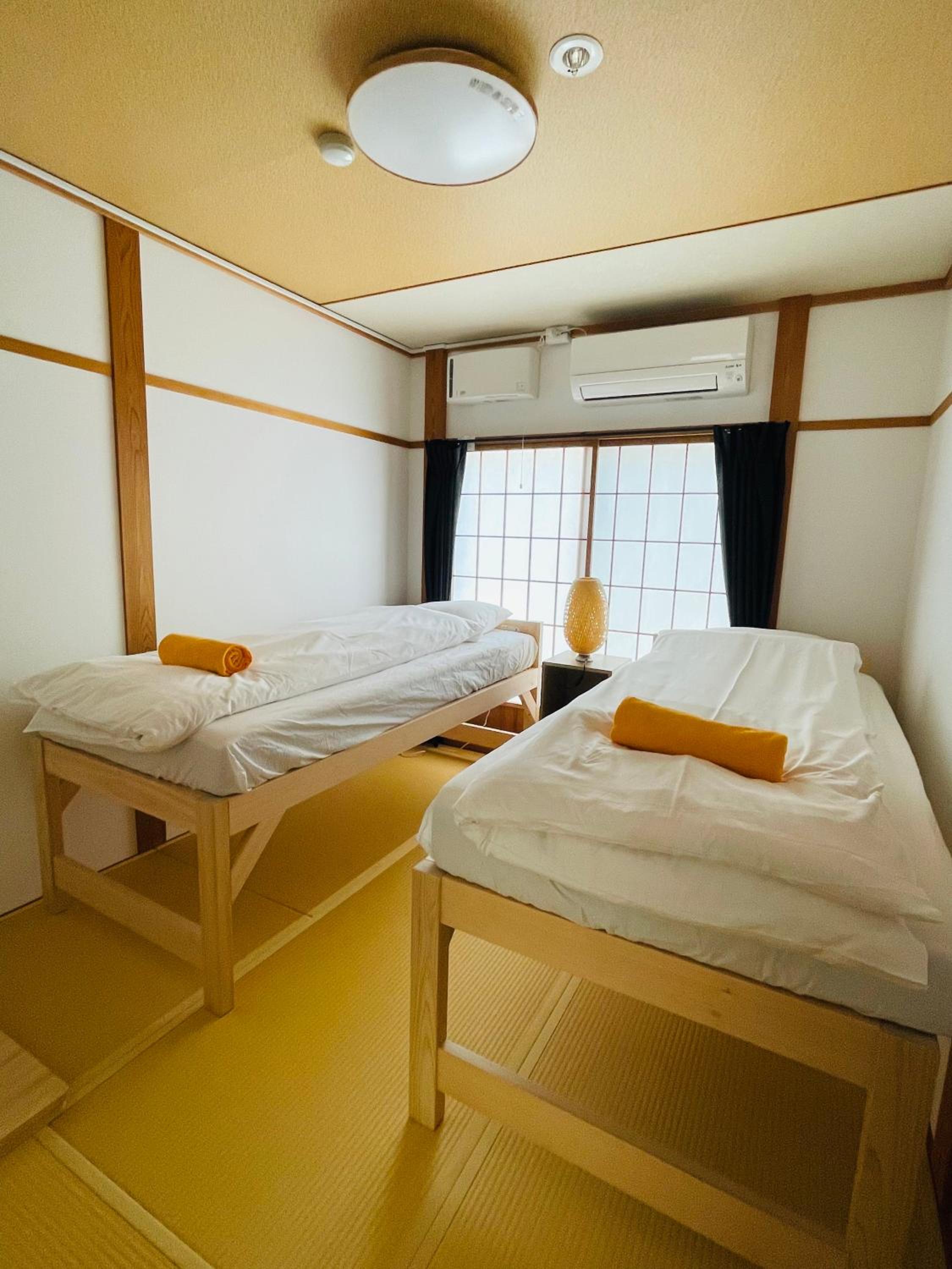 Twin Room with Shower