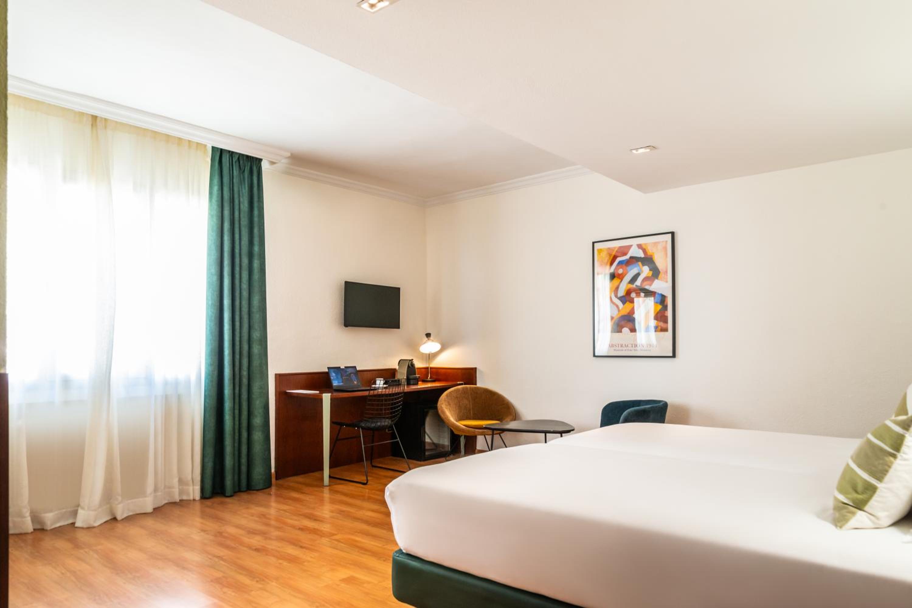 Superior Twin Room - Photo 6