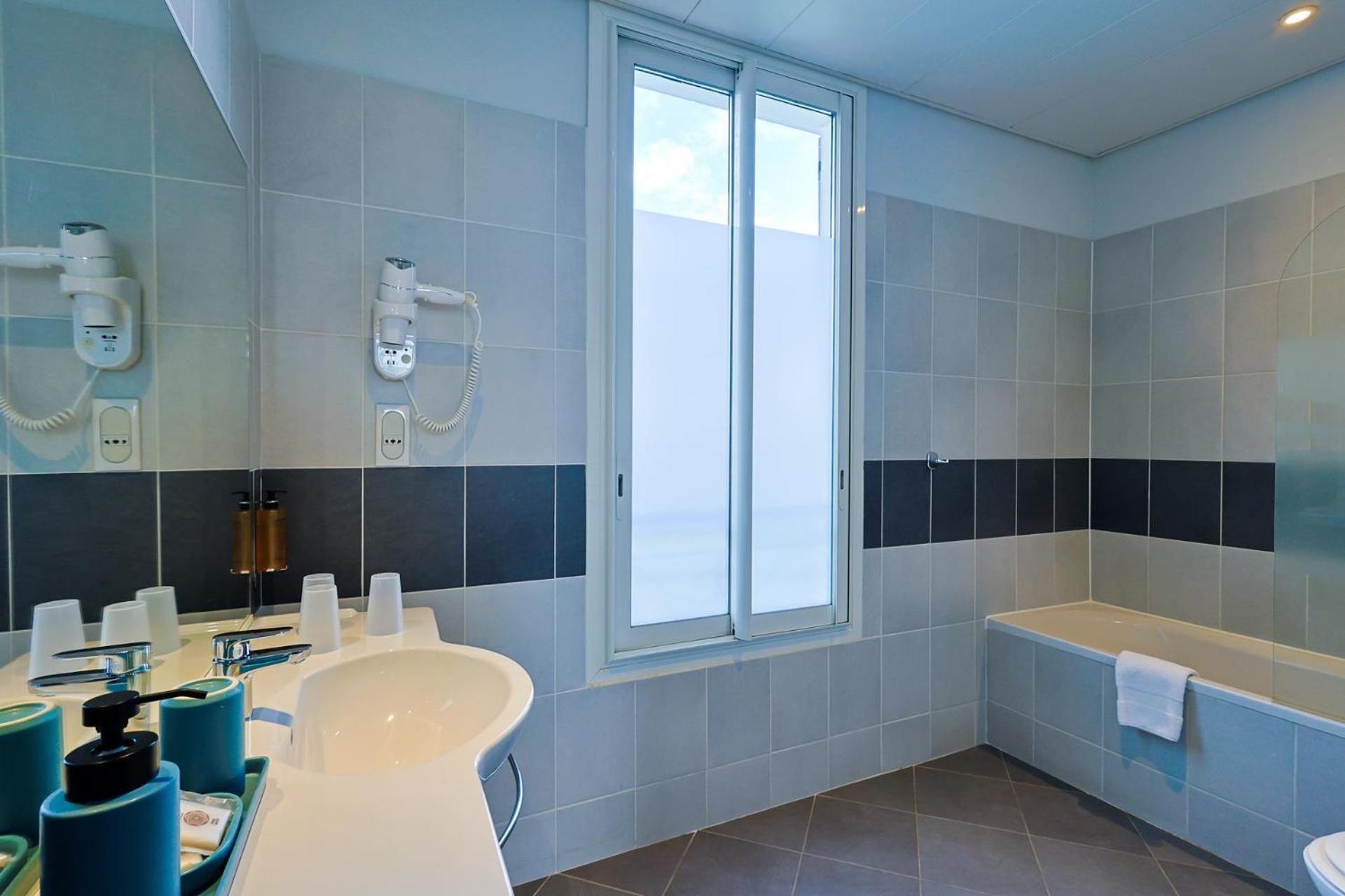 Triple Room - Photo 6