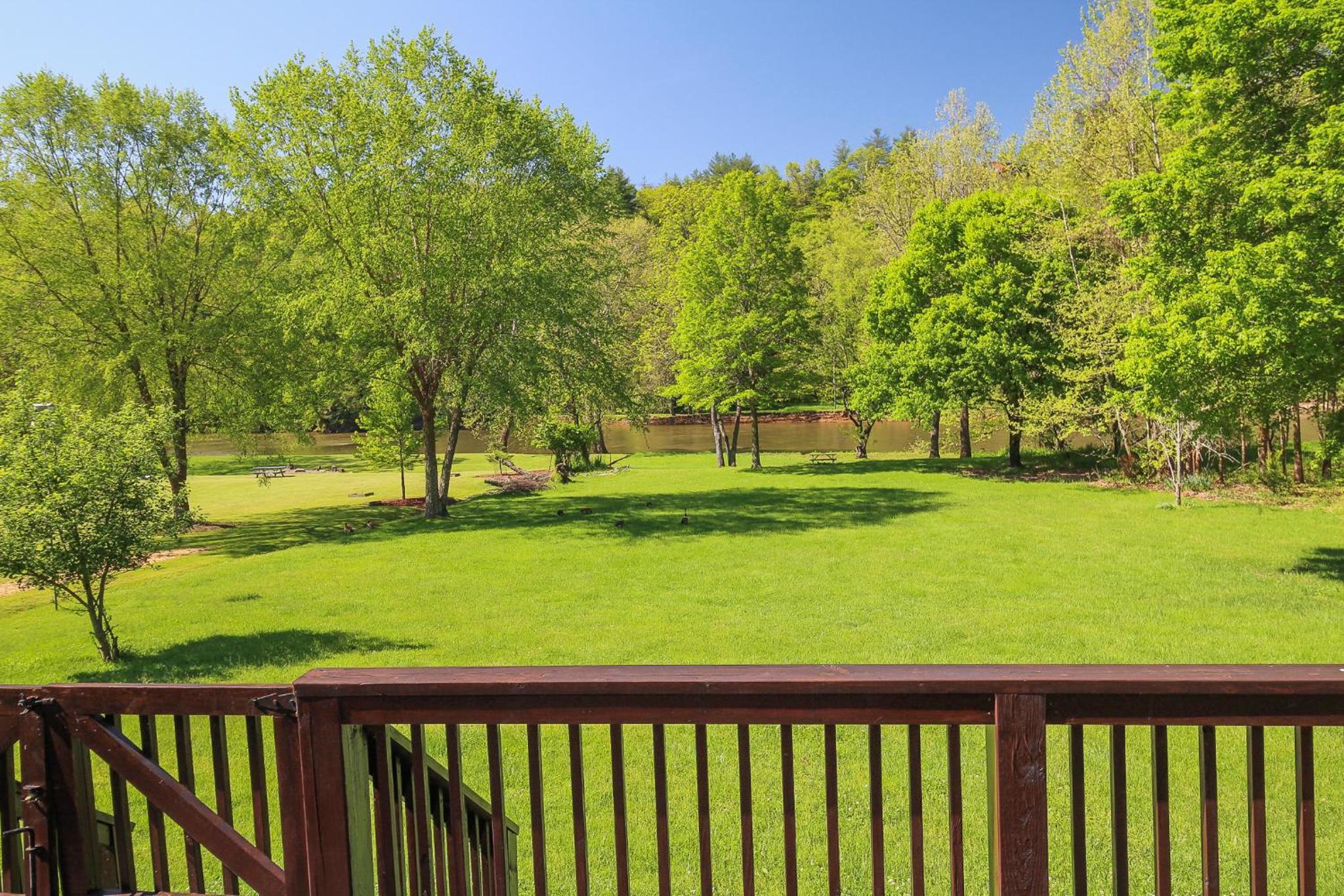 Three-Bedroom Vacation Home  photo 3