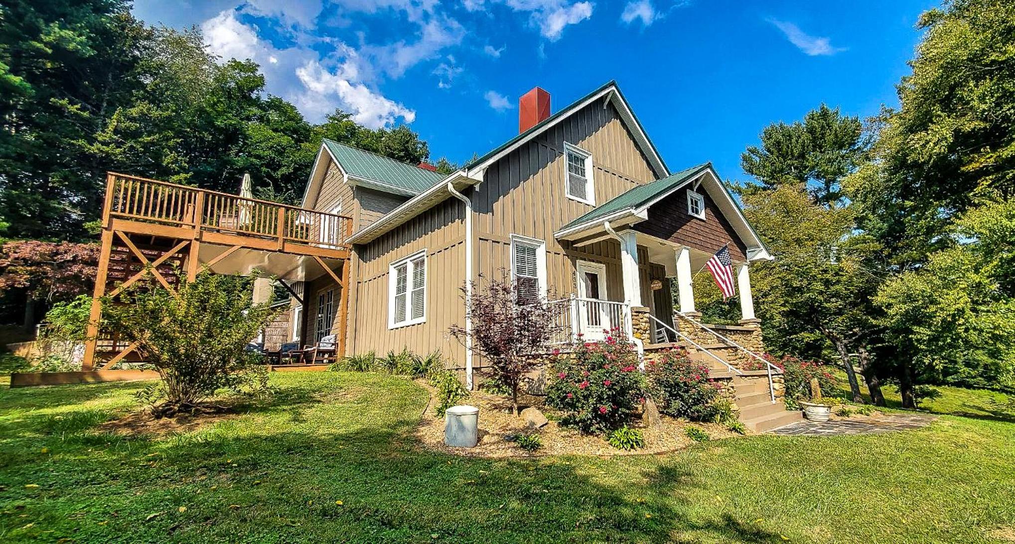 Four-Bedroom Vacation Home photo 2