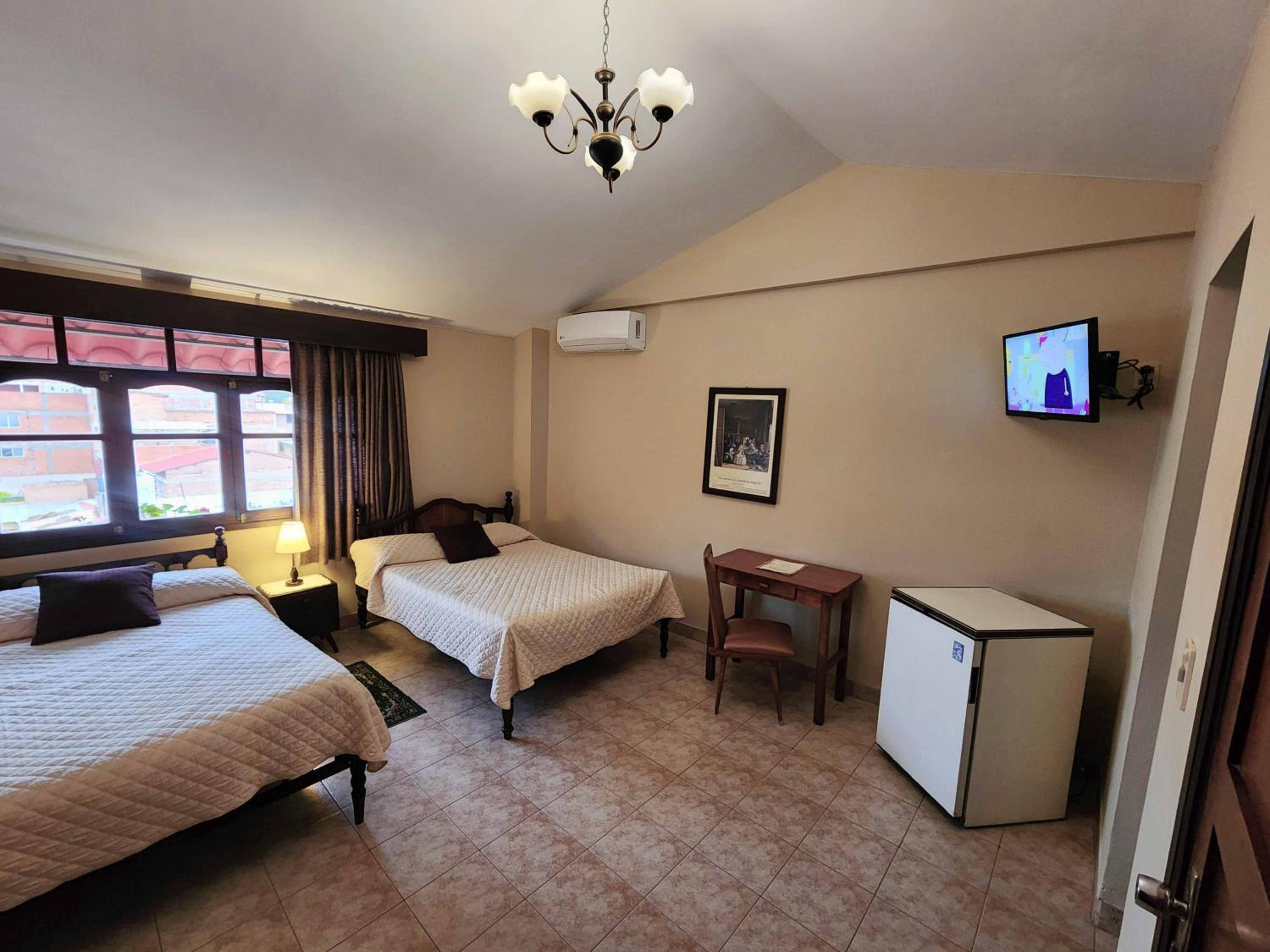 Economy Twin Room photo 2