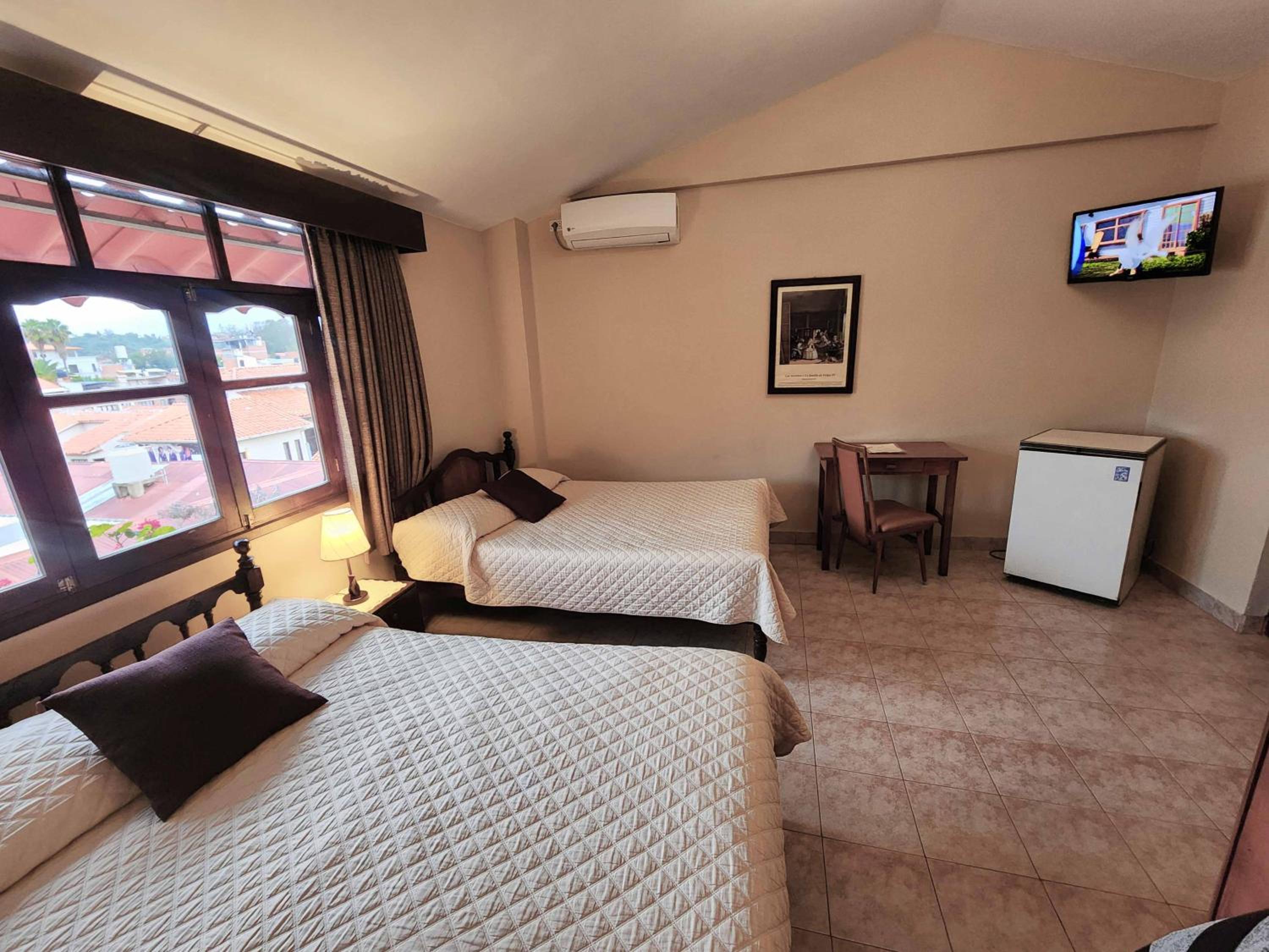 Economy Twin Room photo 3