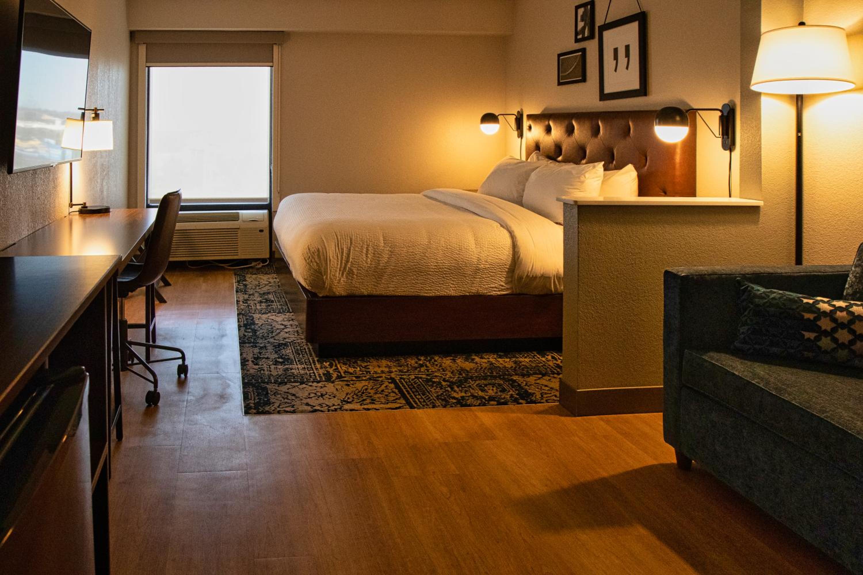 Guest room, 1 King, Sofa bed - Photo 6