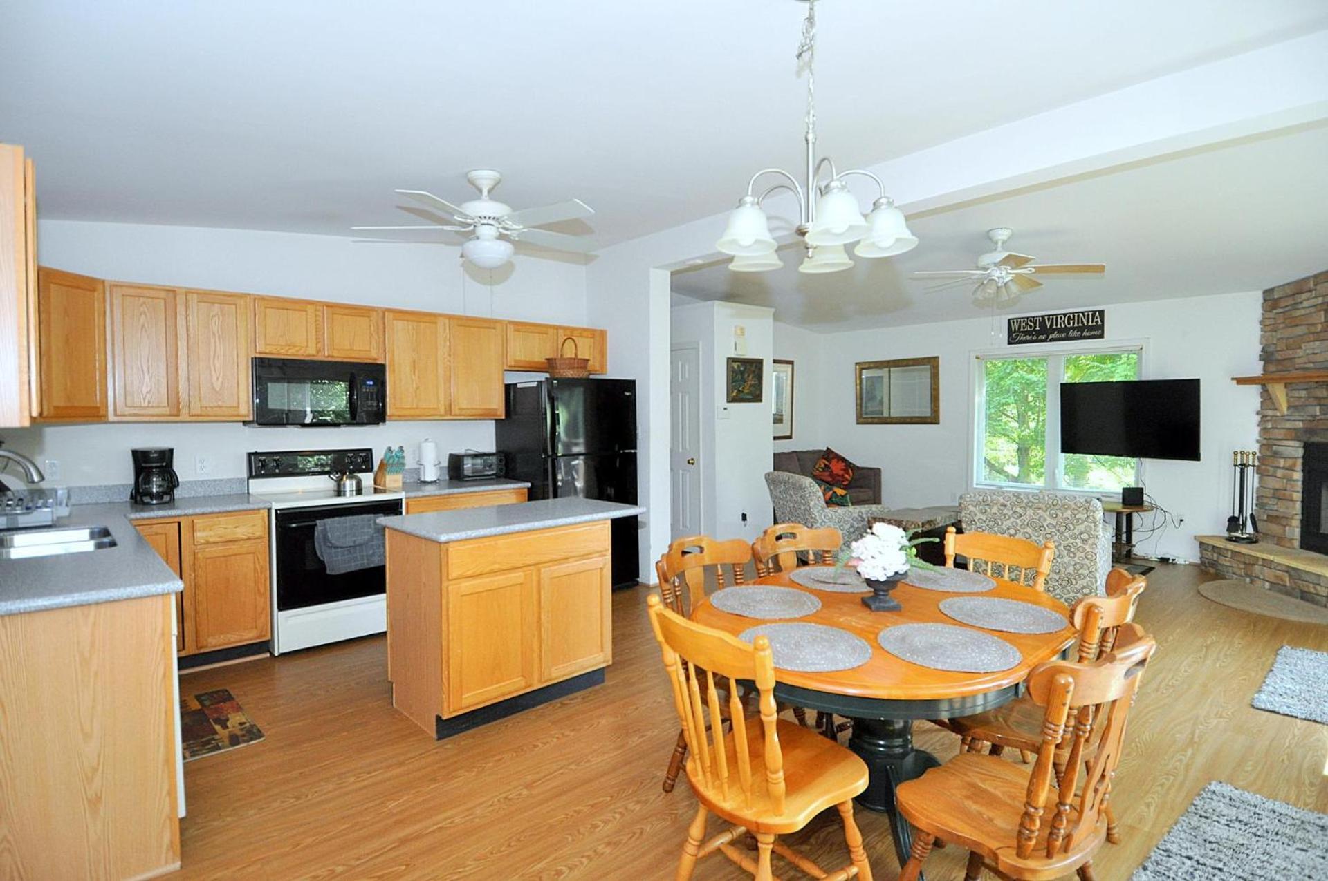 Three-Bedroom Vacation Home  photo 3