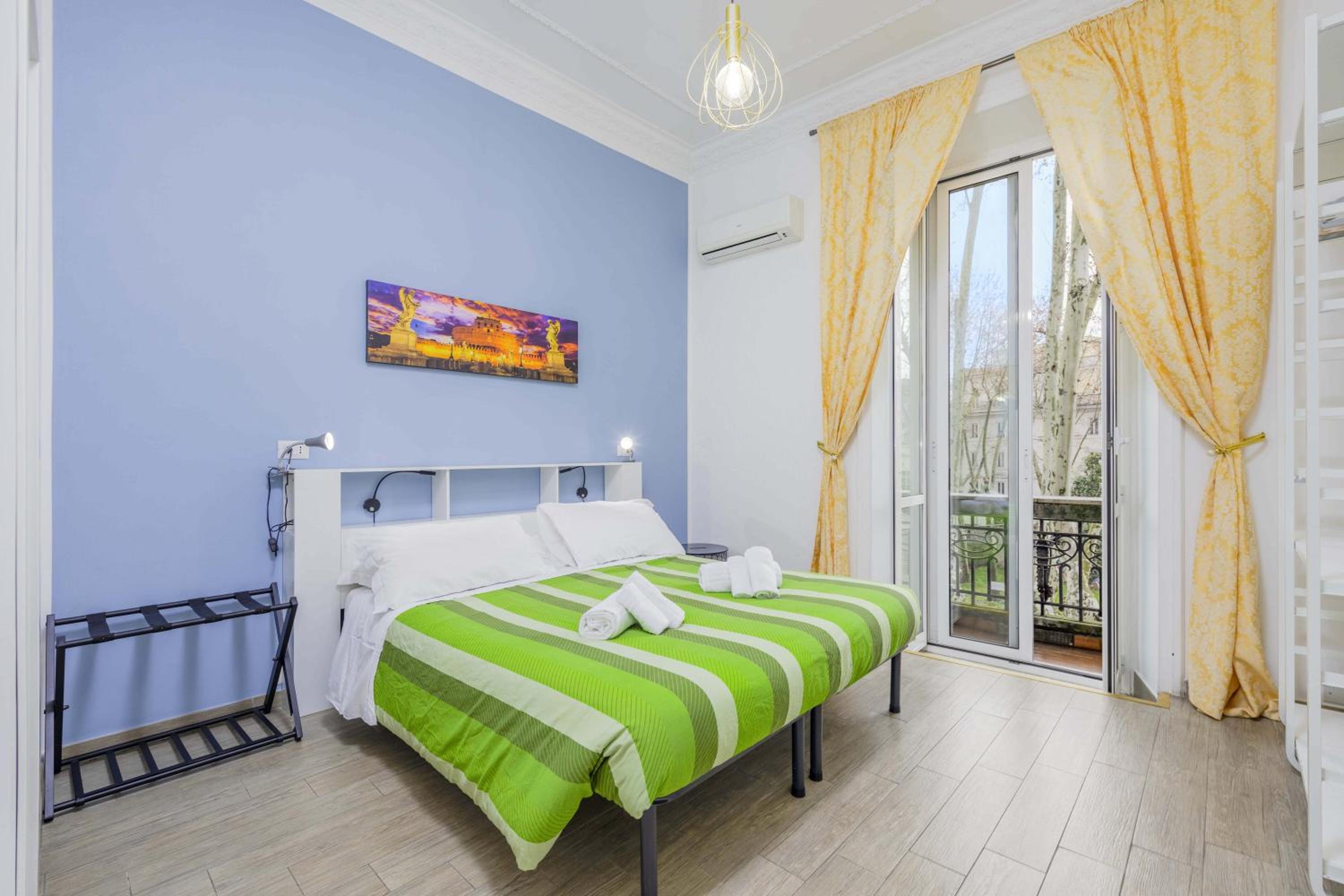 Deluxe Double Room with Balcony photo 3