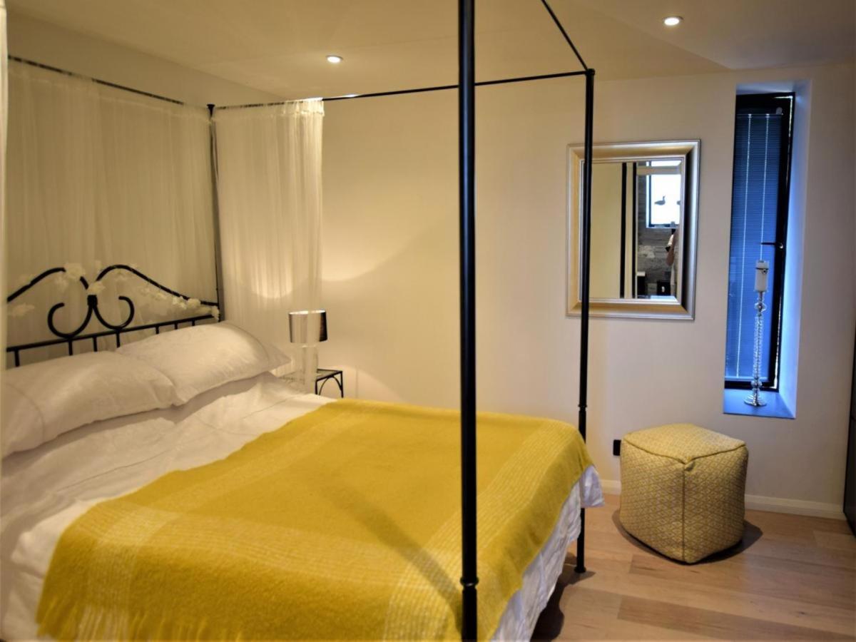Two-Bedroom House photo 3