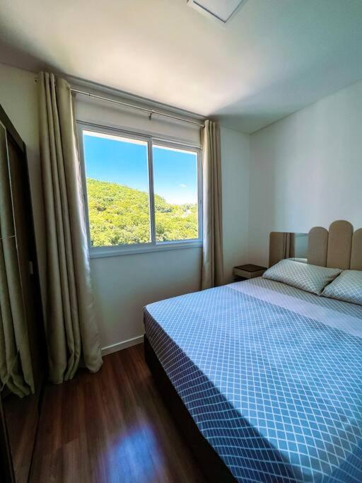 Three-Bedroom Apartment with Sea View photo 1