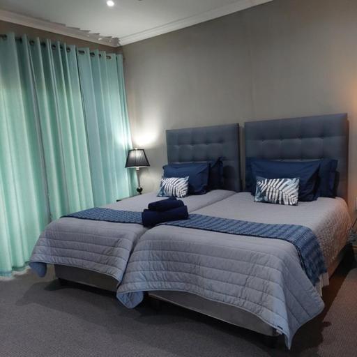 Four-Bedroom House photo 1