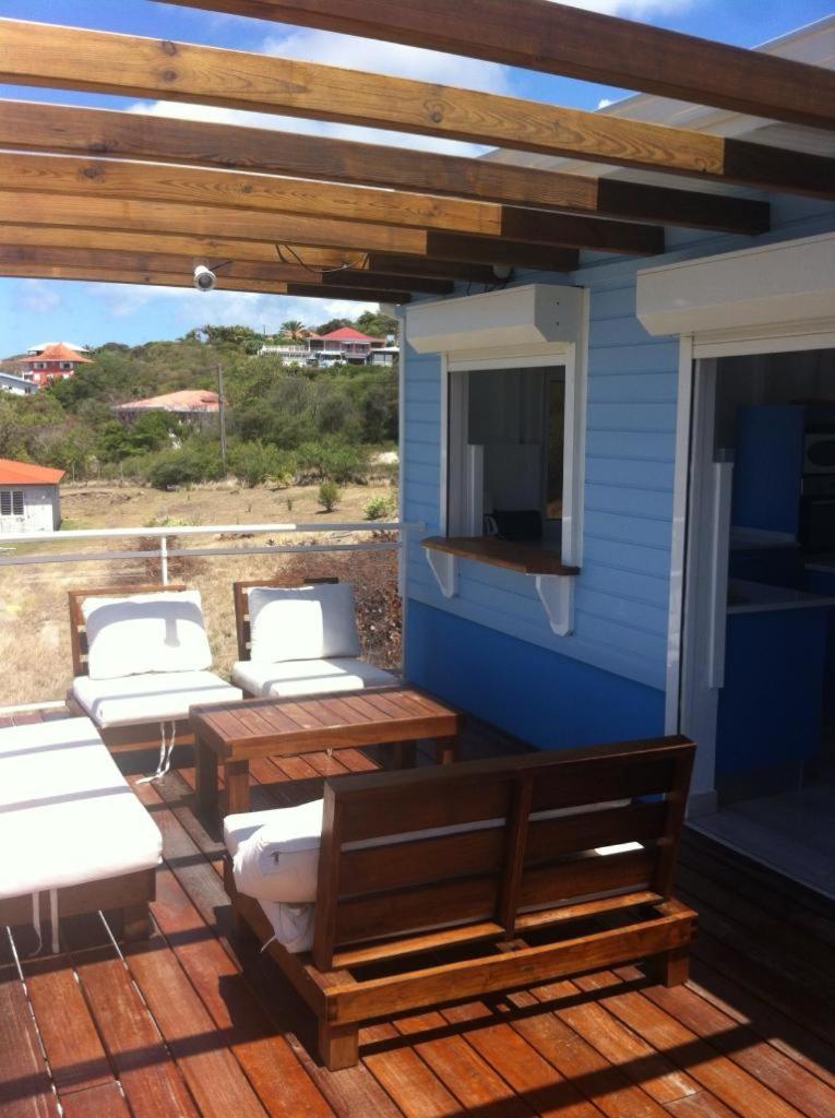 Three-Bedroom House photo 2