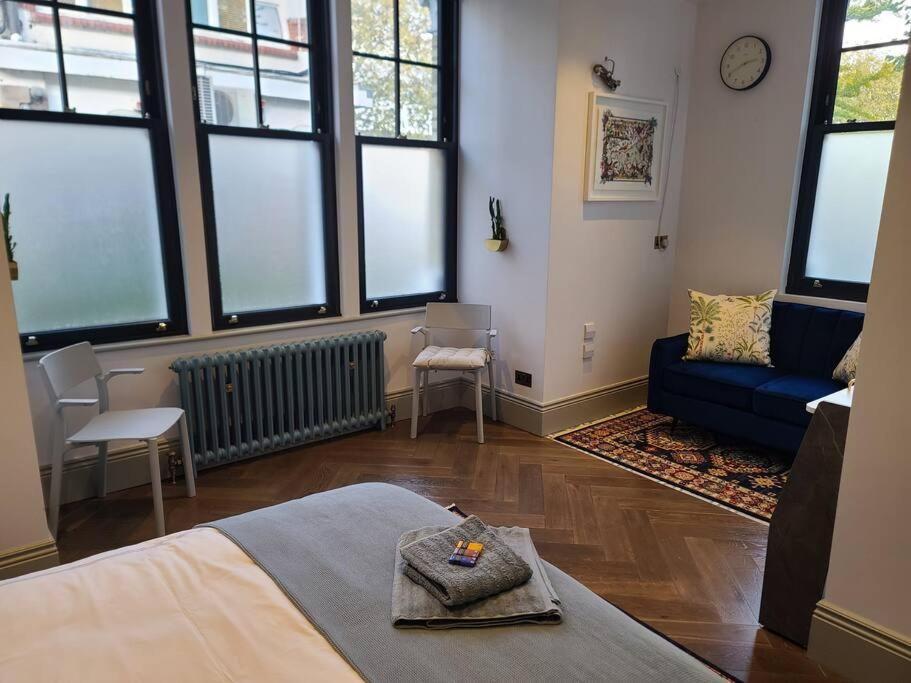One-Bedroom Apartment photo 3