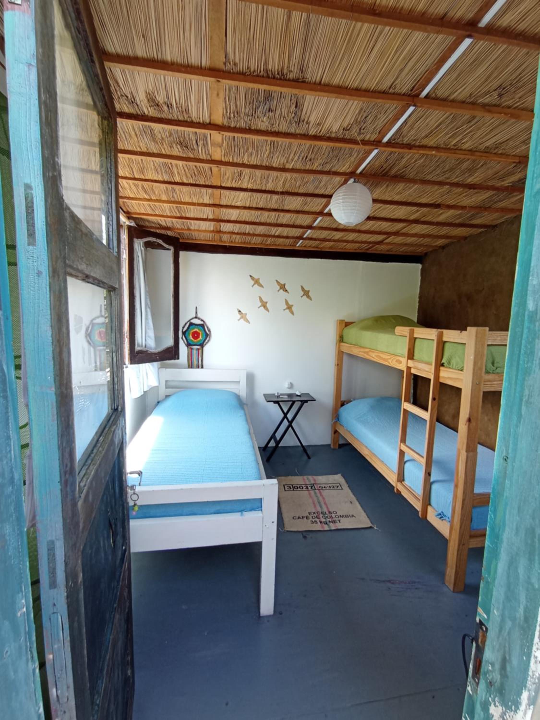 Basic Triple Room with Shared Bathroom photo 3