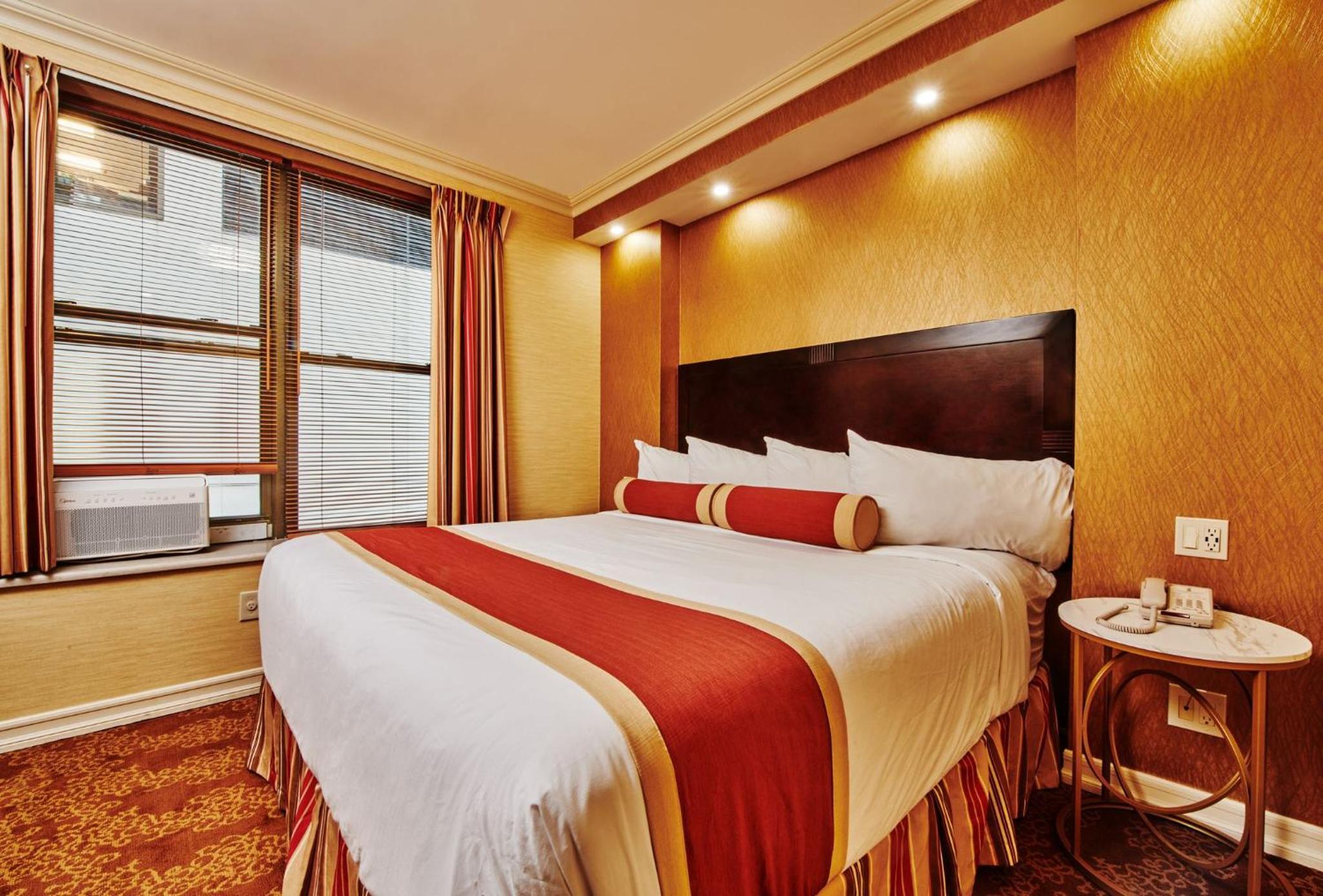 One-Bedroom Apartment with King Bed photo 1