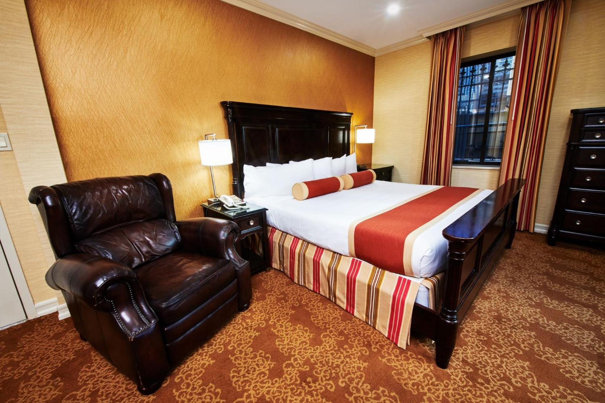 Penthouse Studio with King Bed photo 2