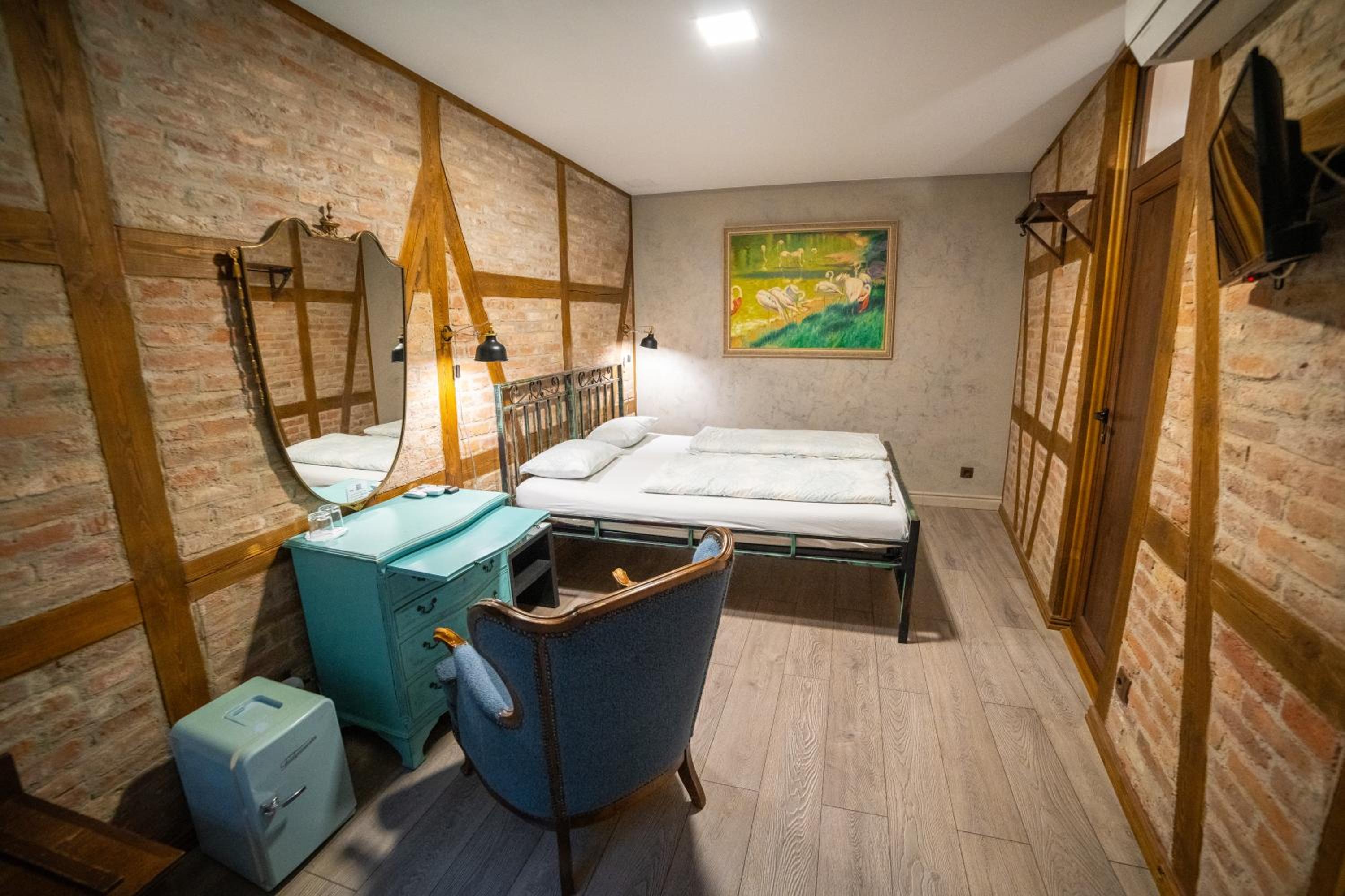 Double or Twin Room with Bathroom