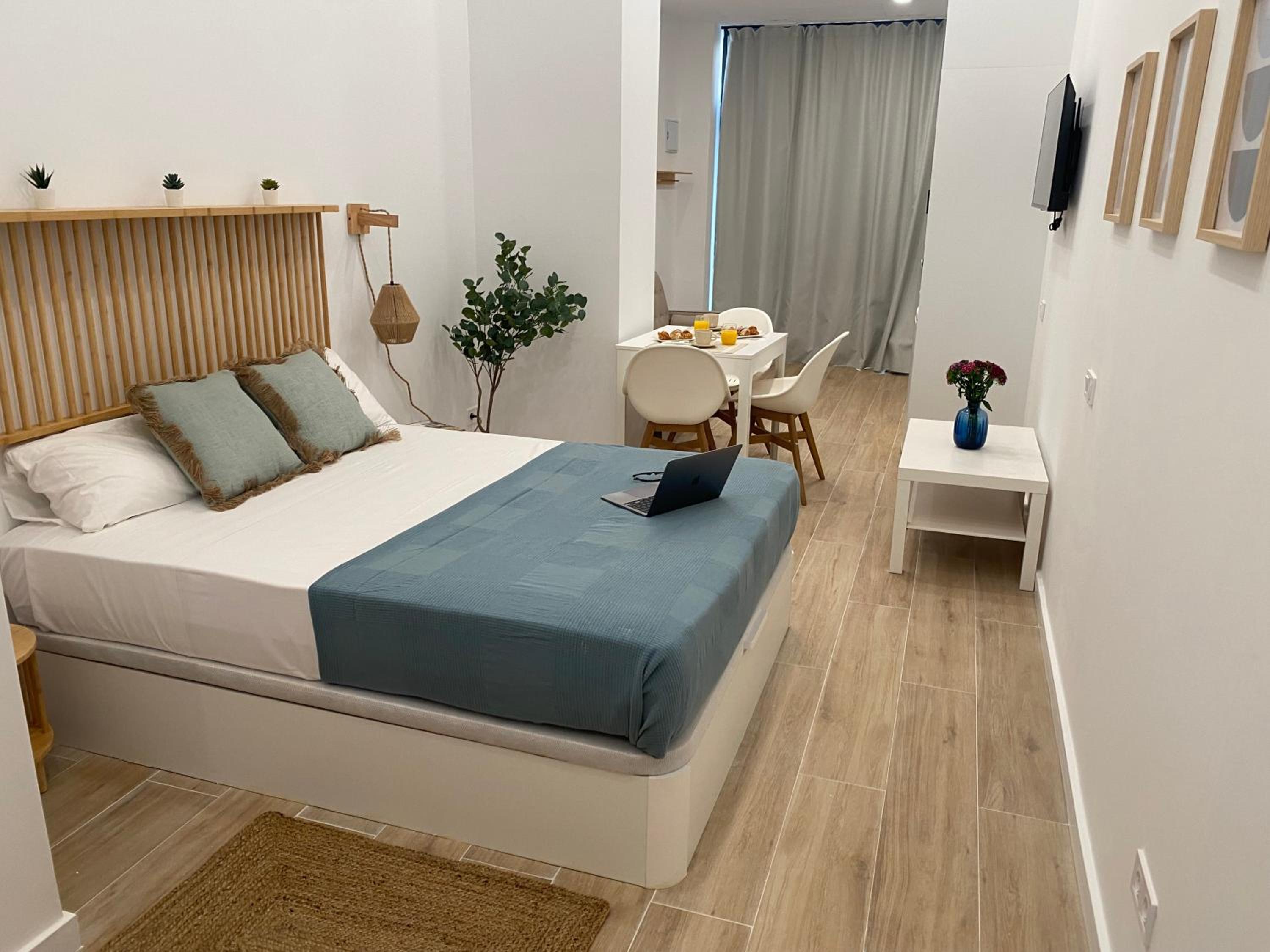 Estudio con sofá cama
