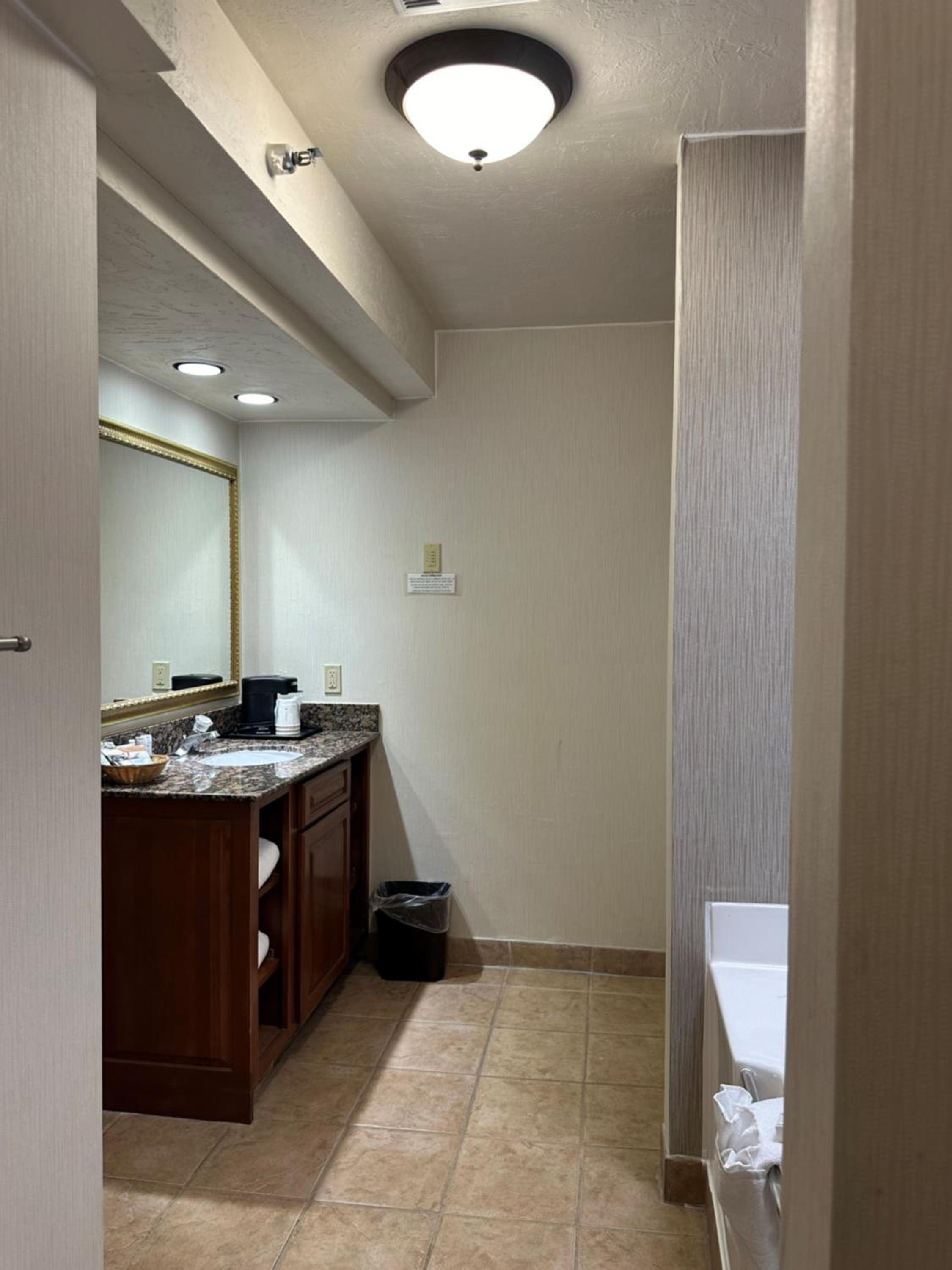 King Studio Suite - Non-Smoking - Photo 2