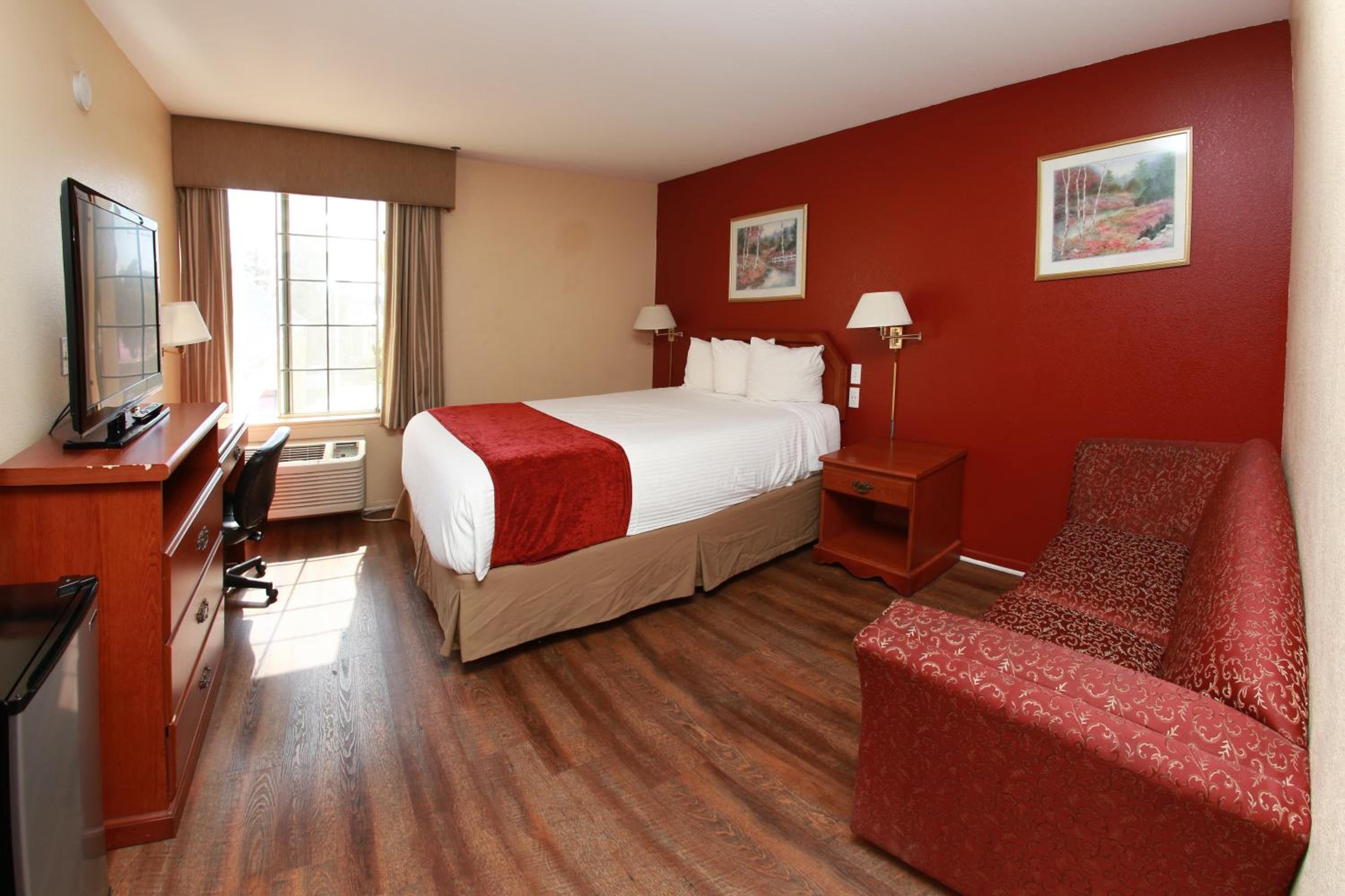 Queen Room - Non-Smoking - Photo 2