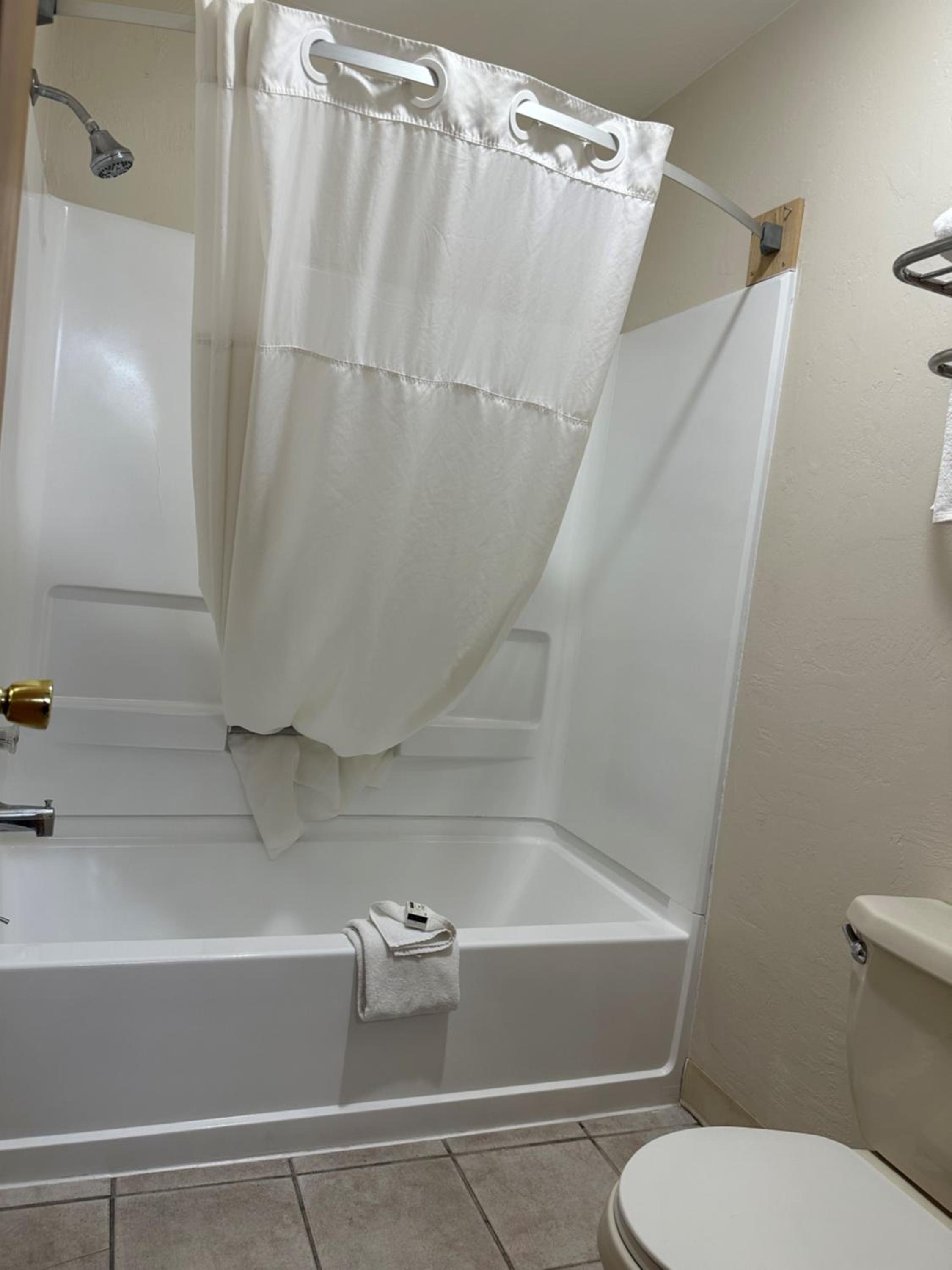 Queen Studio Suite - Non-Smoking - Photo 2