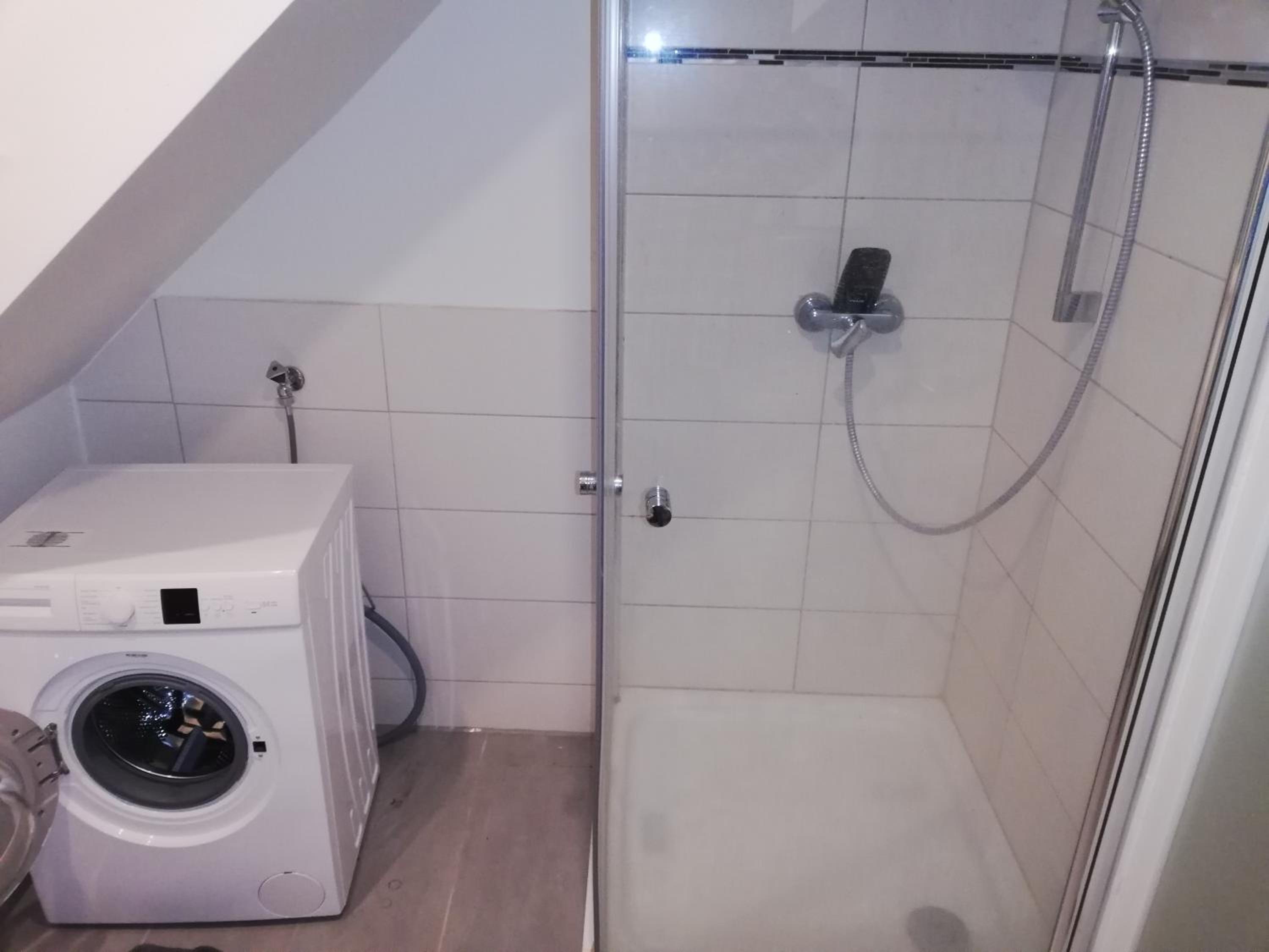 Economy Triple Room with Shared Bathroom photo 2