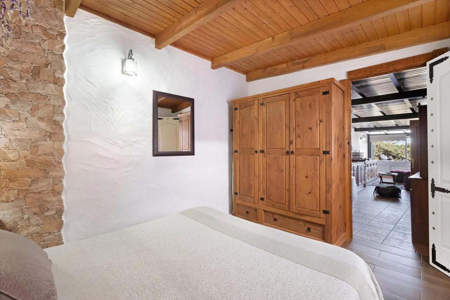 One-Bedroom Apartment - Photo 16