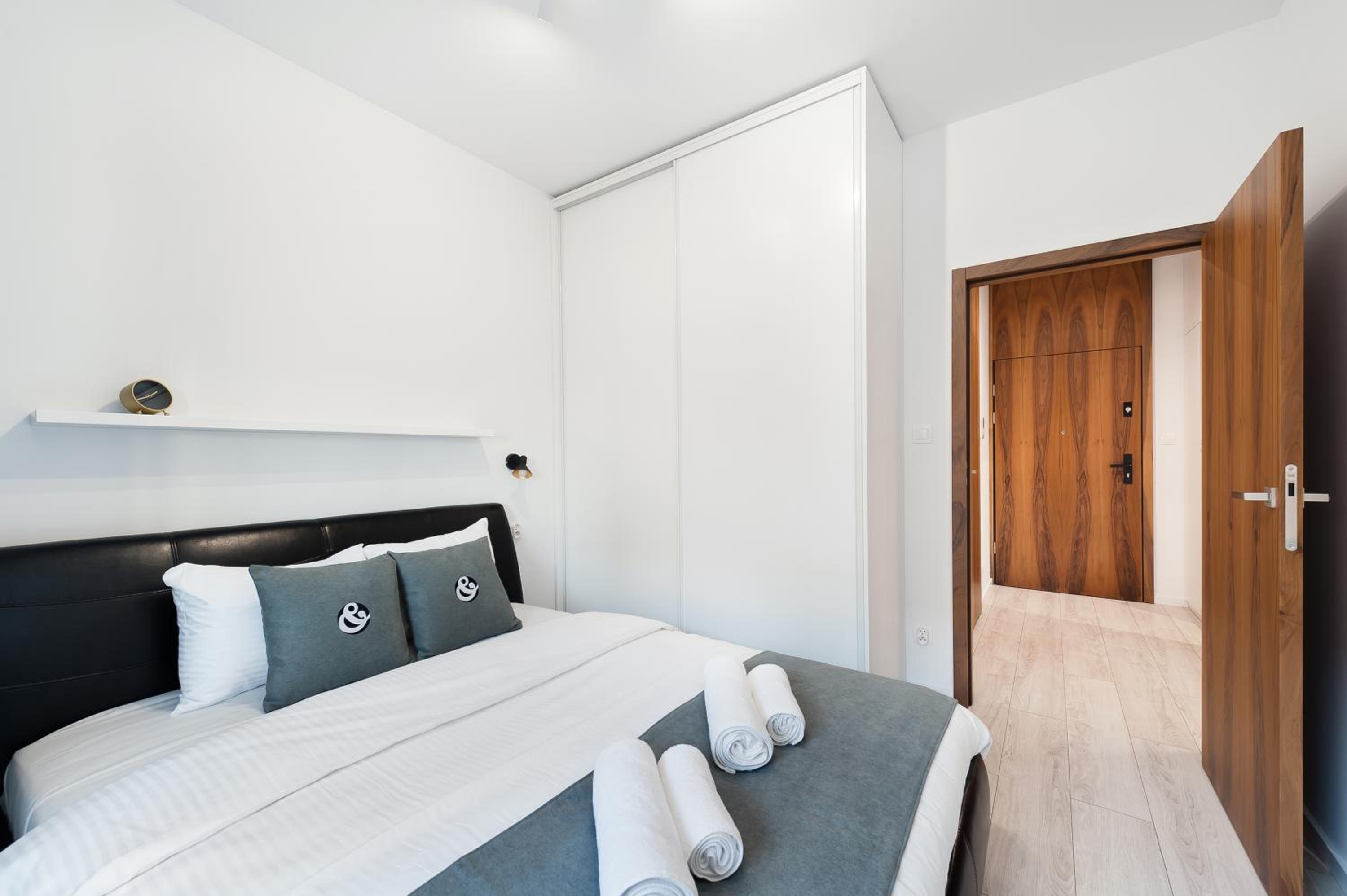 One-Bedroom Apartment - 2059