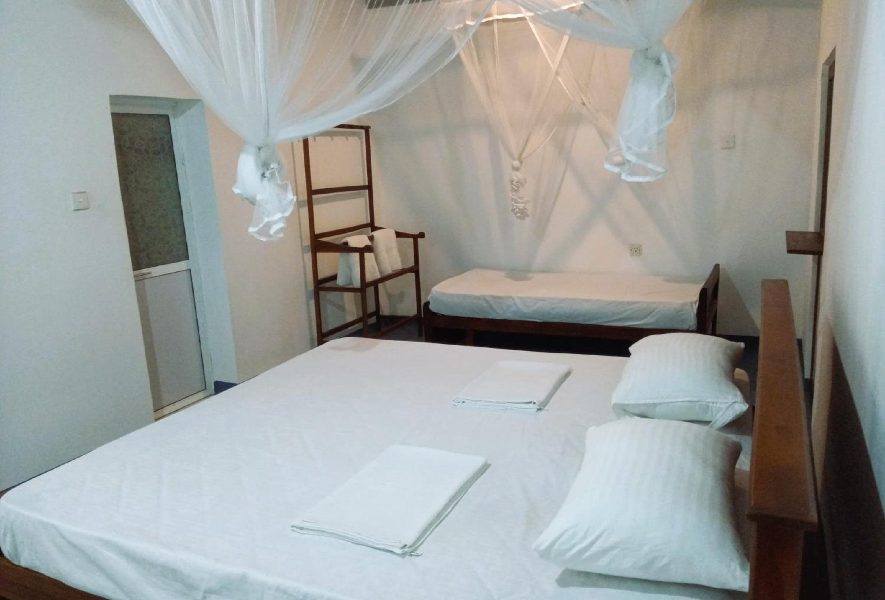 Double Room with Extra Bed photo 3