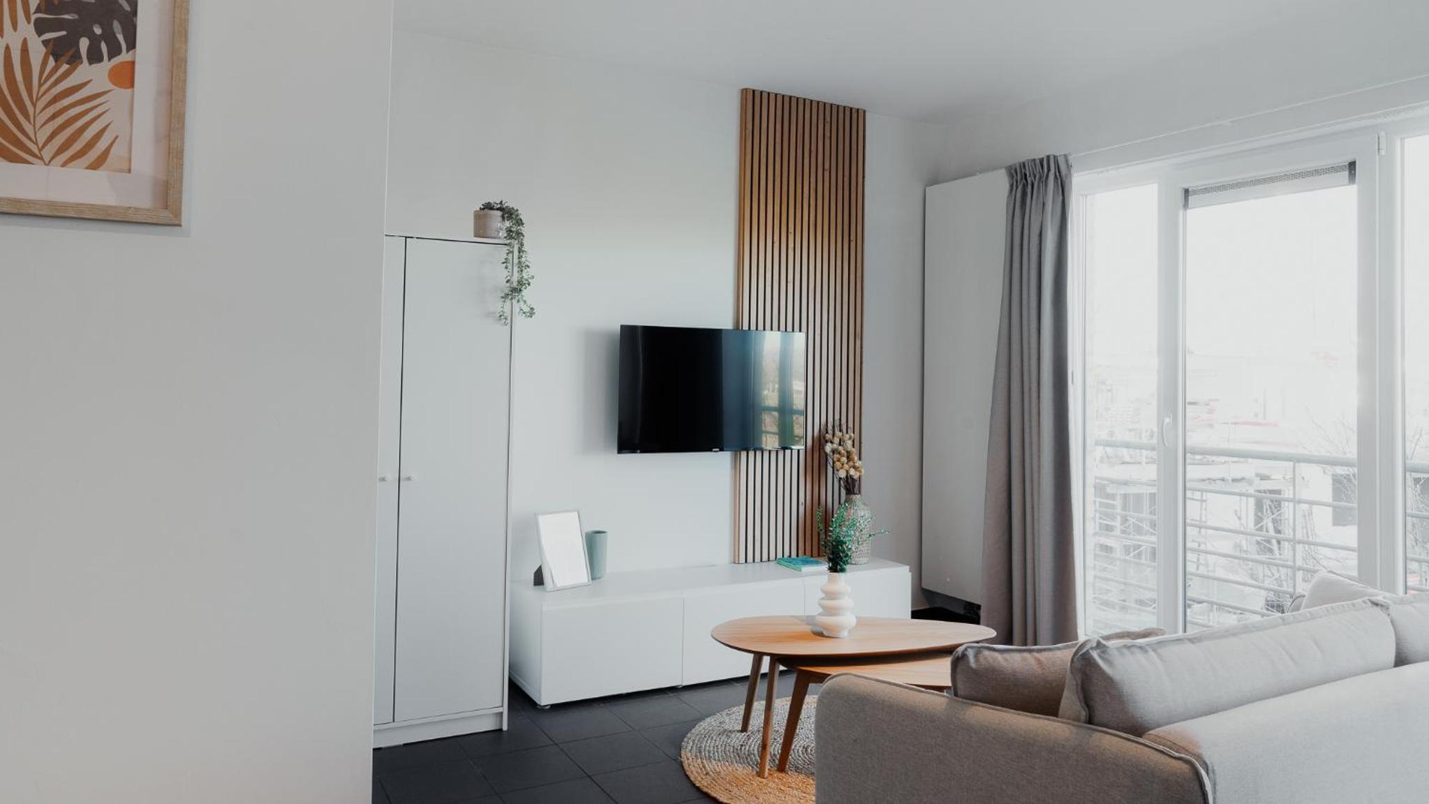 One-Bedroom Apartment photo 2