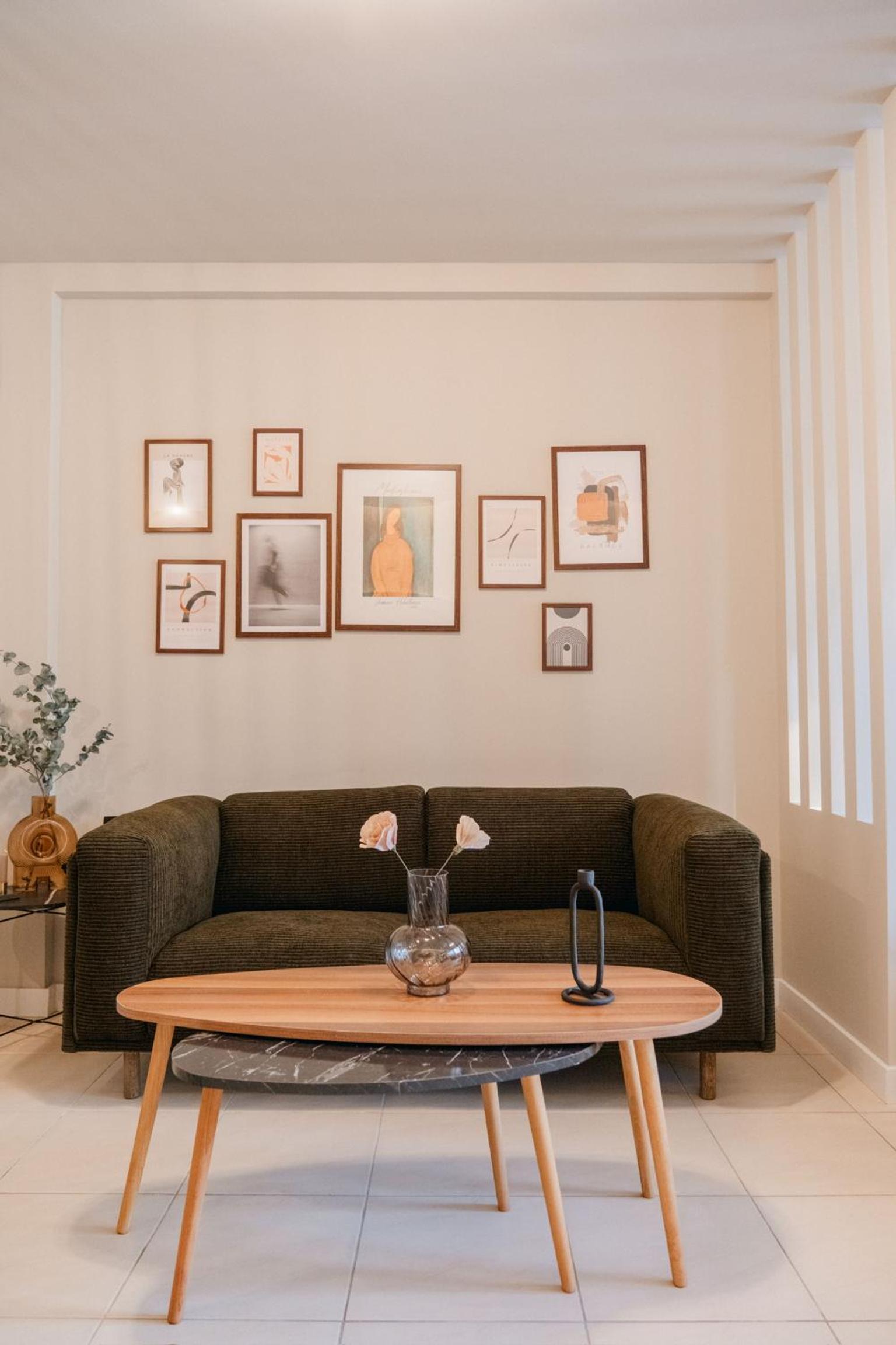One-Bedroom Apartment photo 2
