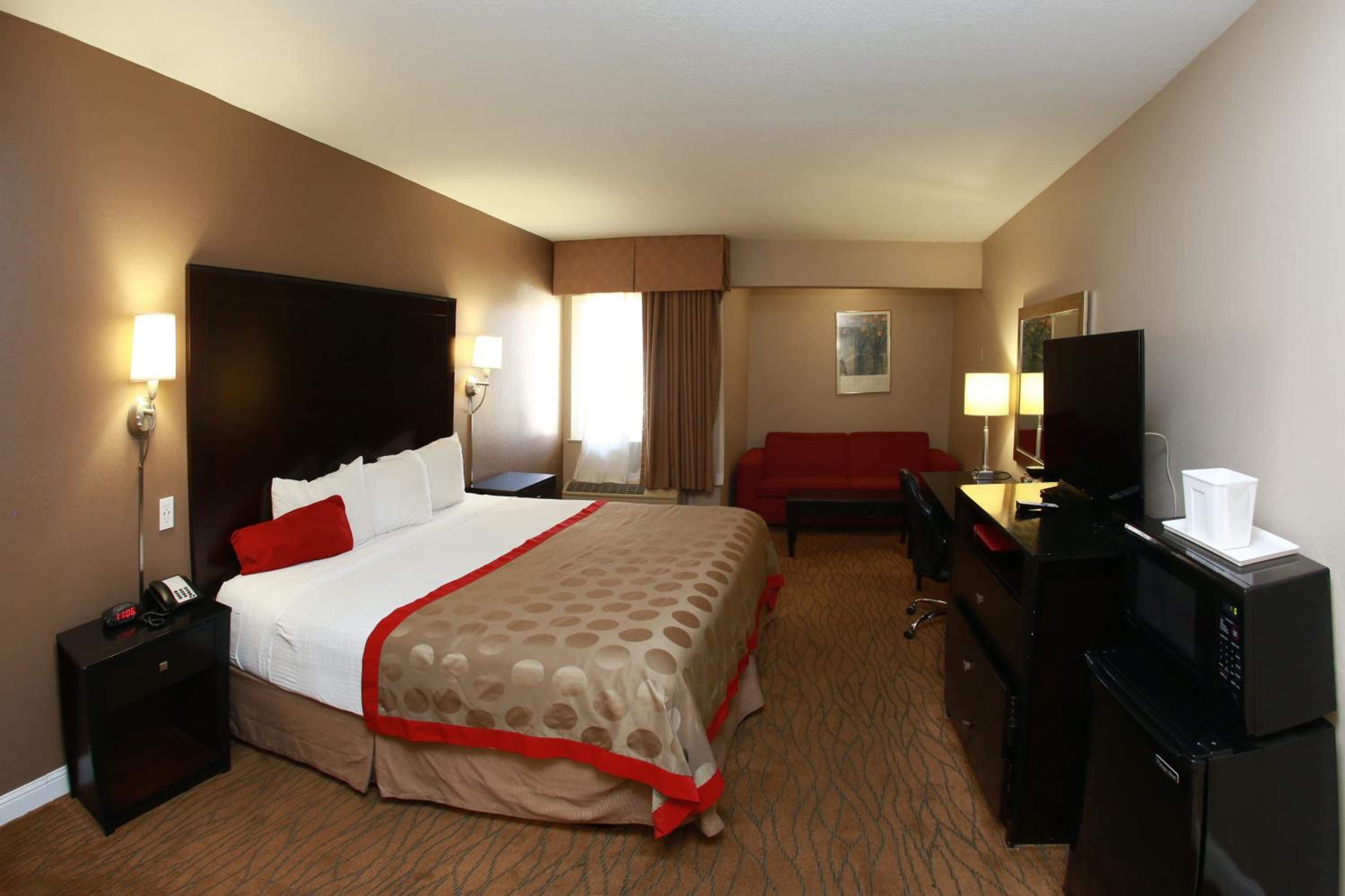 King Room with Sofa Bed- Non-Smoking - Photo 10