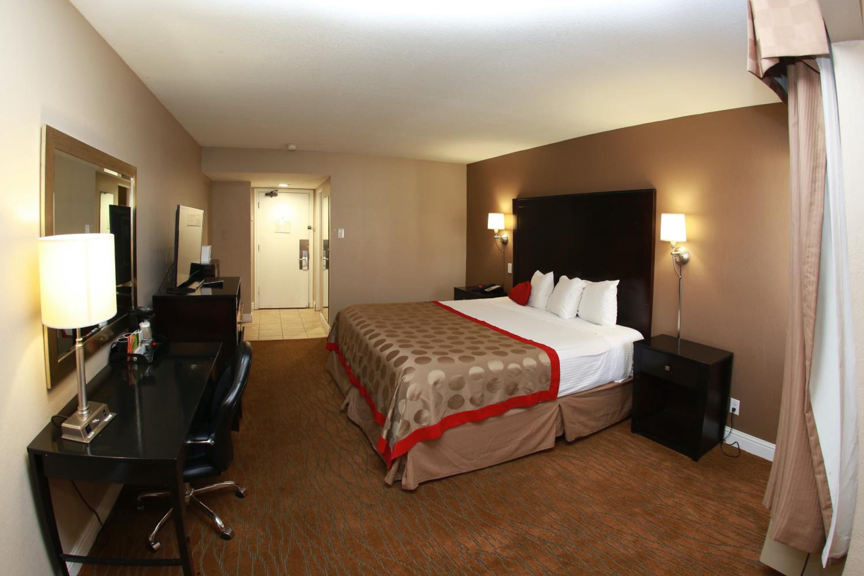 King Room with Sofa Bed- Non-Smoking - Photo 6