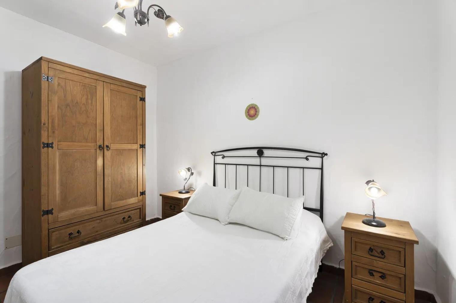 Two-Room Apartment - Photo 2