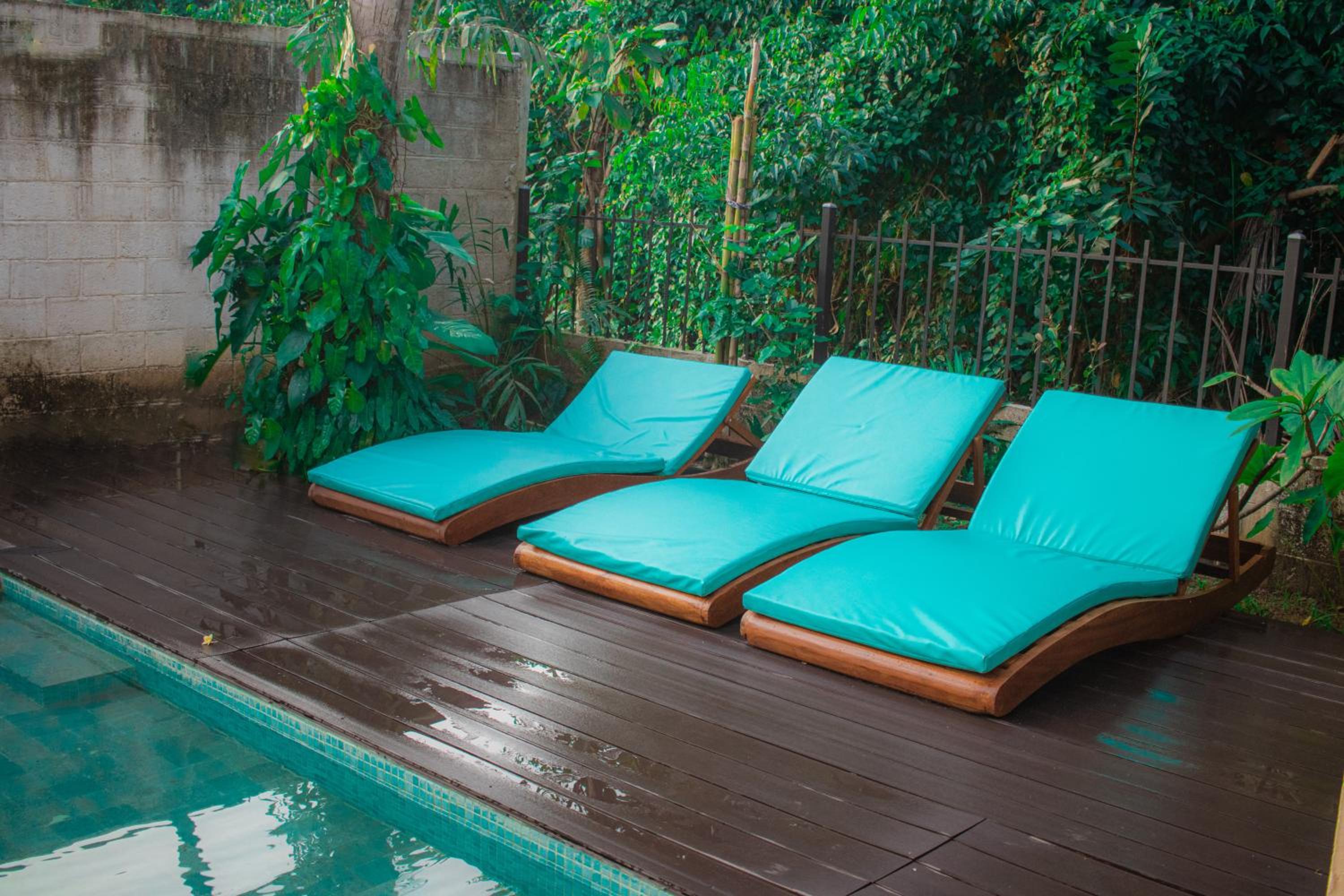 King Room with Pool View - Photo 6
