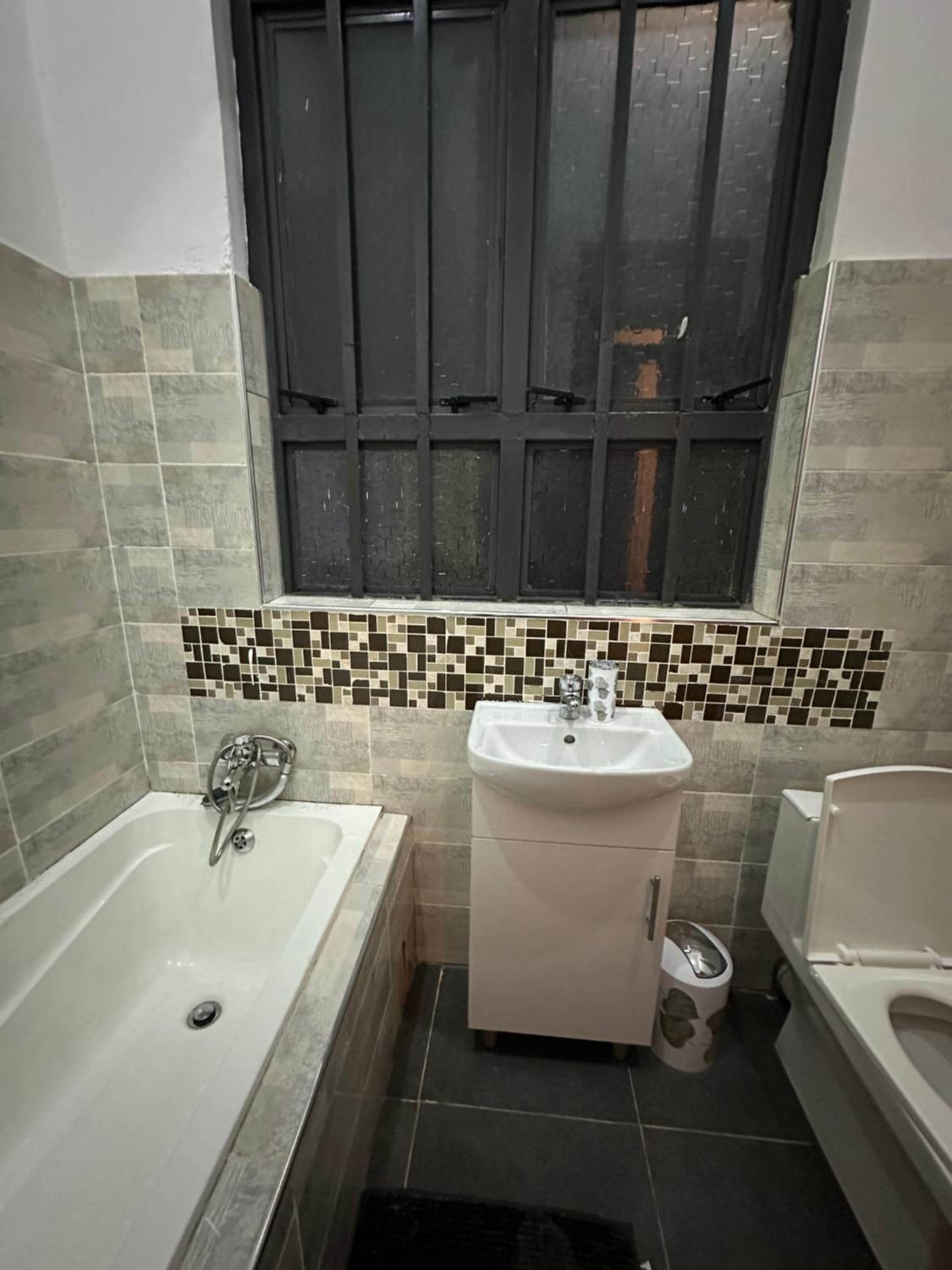 Apartment photo 2