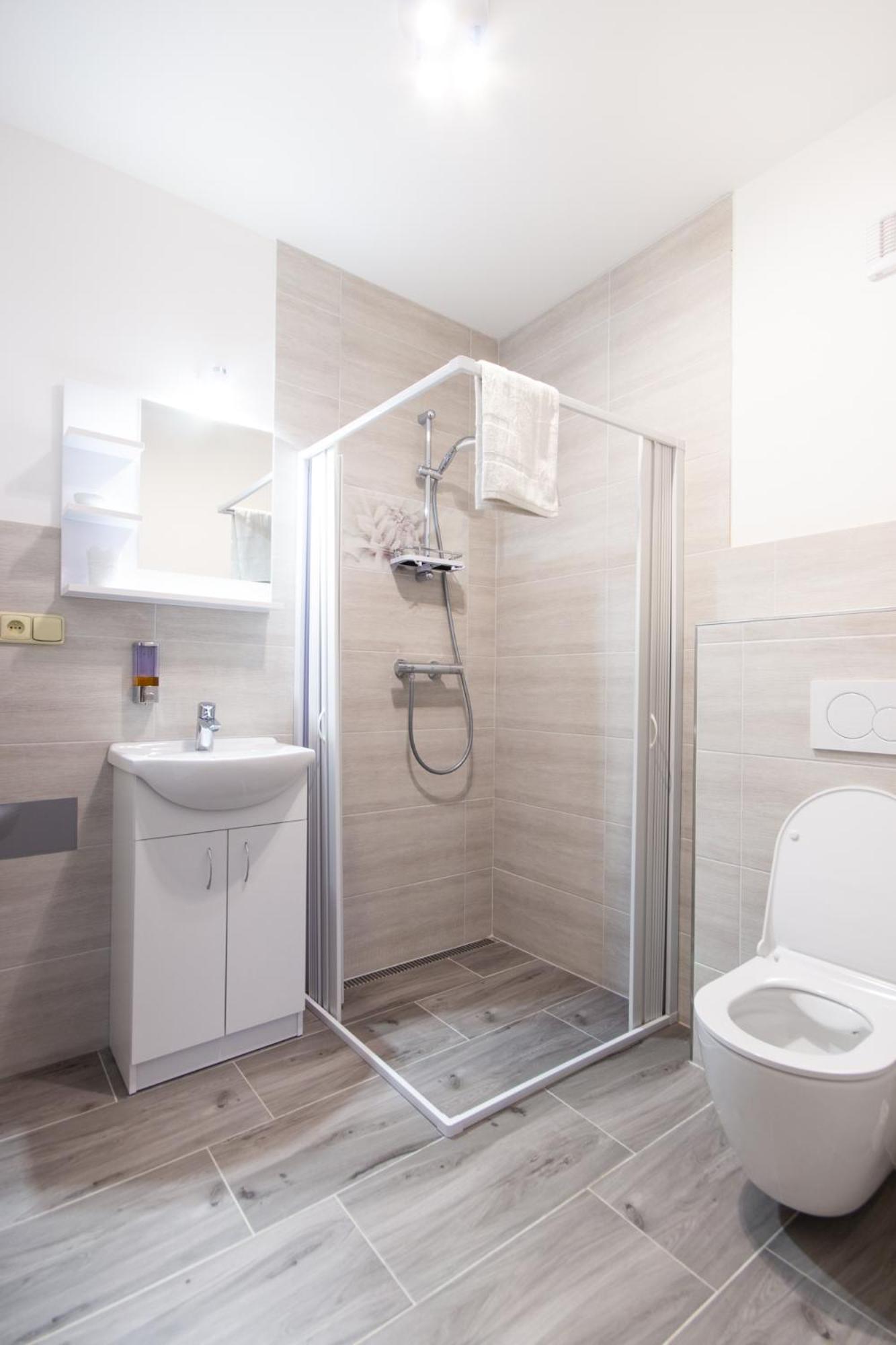 Family Room With Private Bathroom photo 3