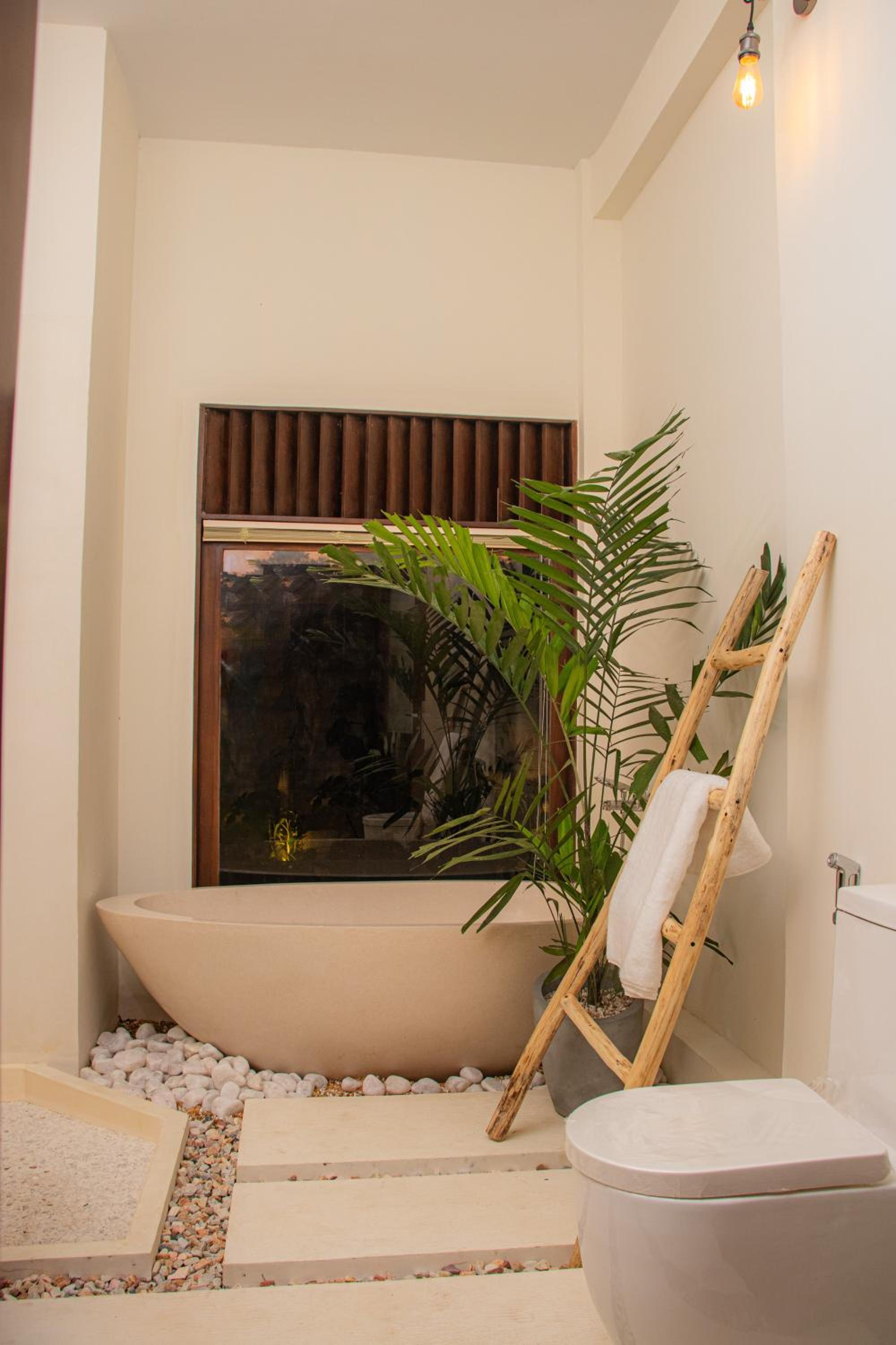Deluxe King Room with Pool View  - Photo 9