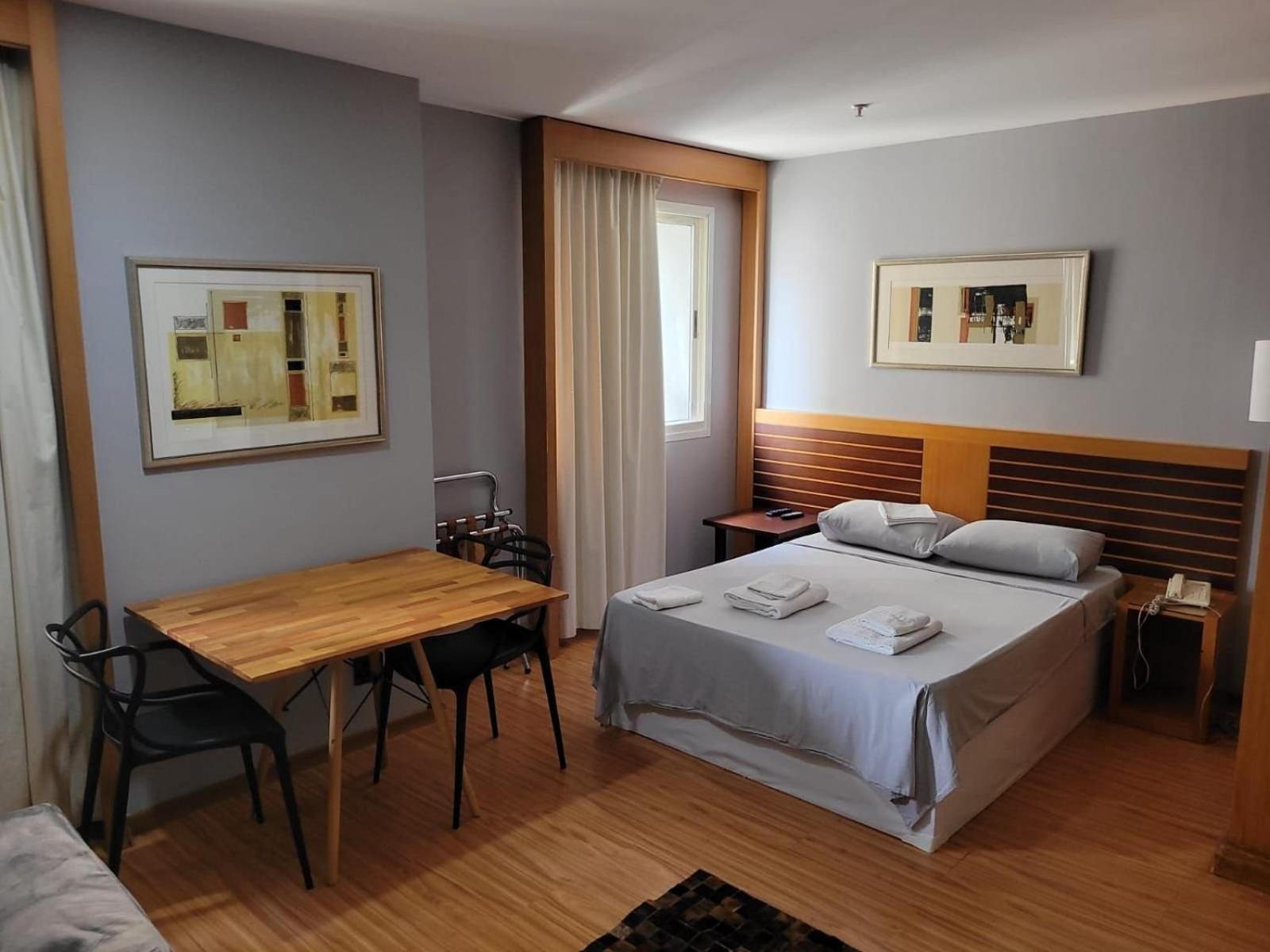 Apartment with Lake View