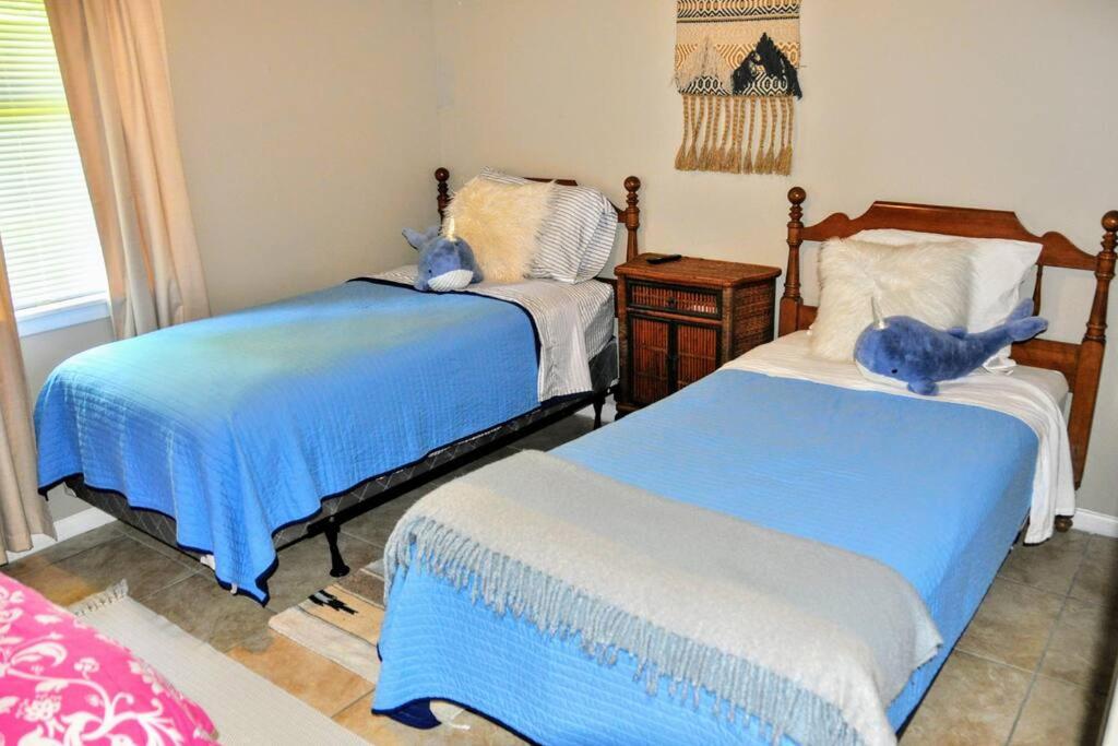 Three-Bedroom House photo 2
