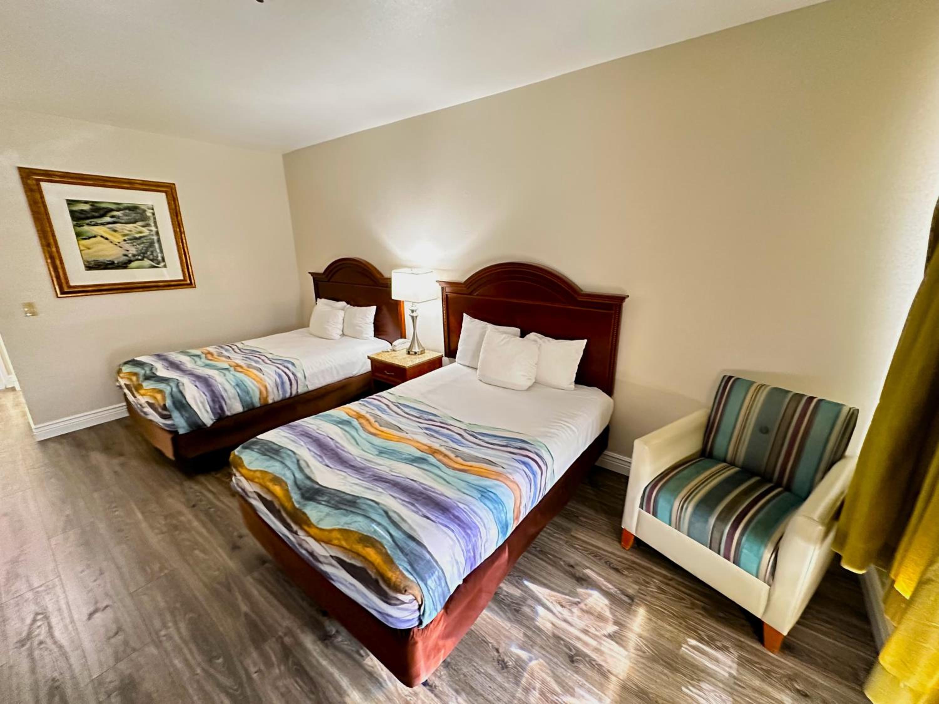 Deluxe Double Room with Two Double Beds - Non-Smoking - Photo 1