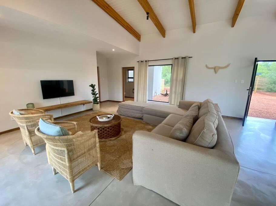 Three-Bedroom Villa photo 2