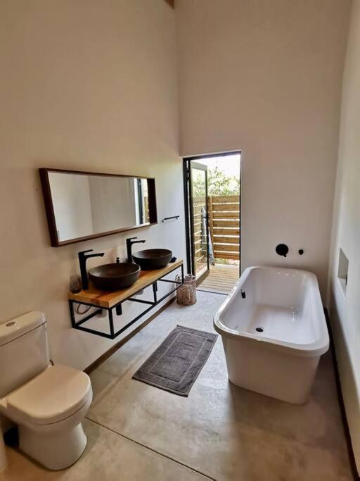 Three-Bedroom Villa photo 3