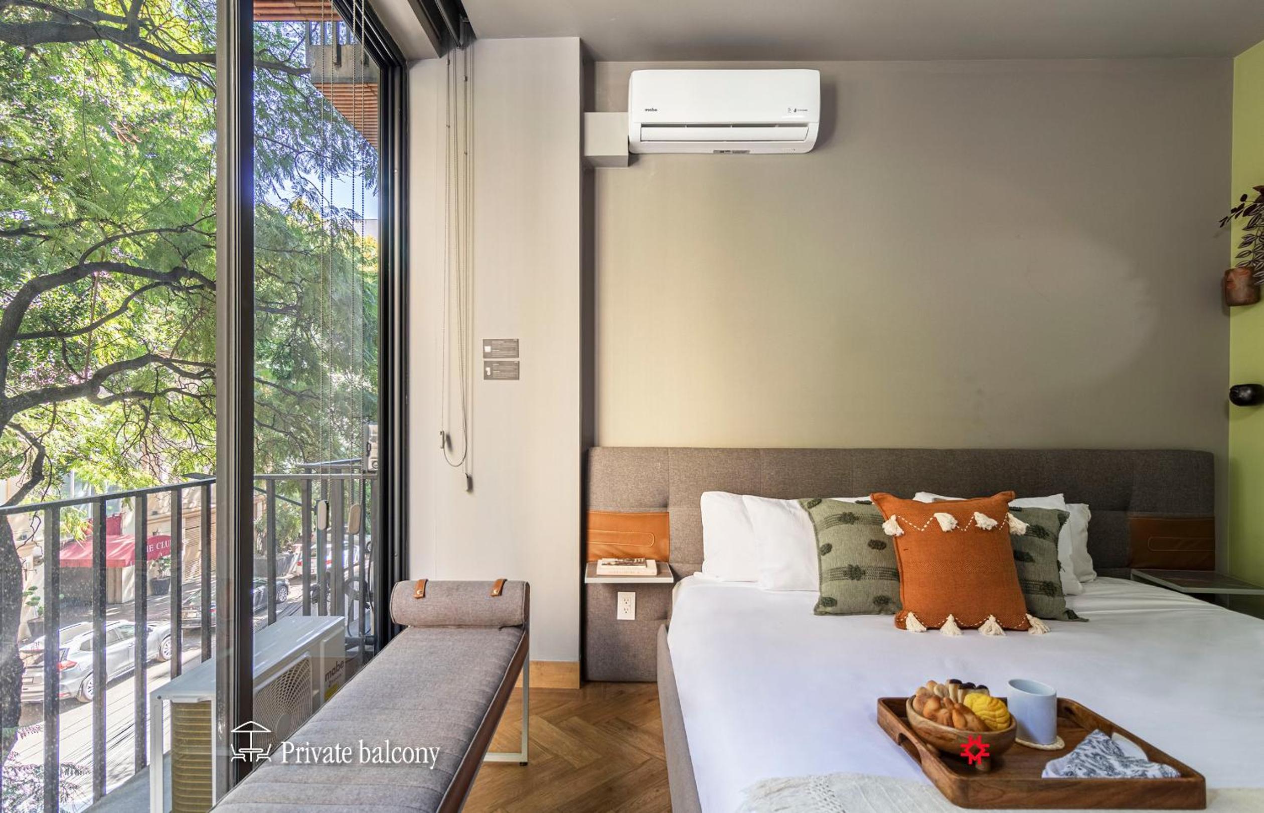 One-Bedroom Loft Apartment with Balcony - Photo 19