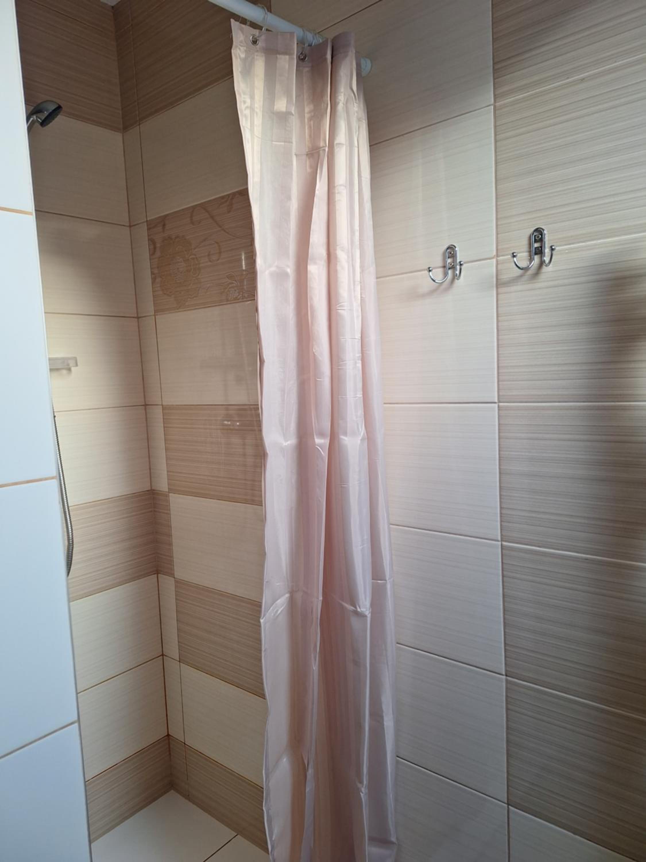 Triple Room - Photo 11