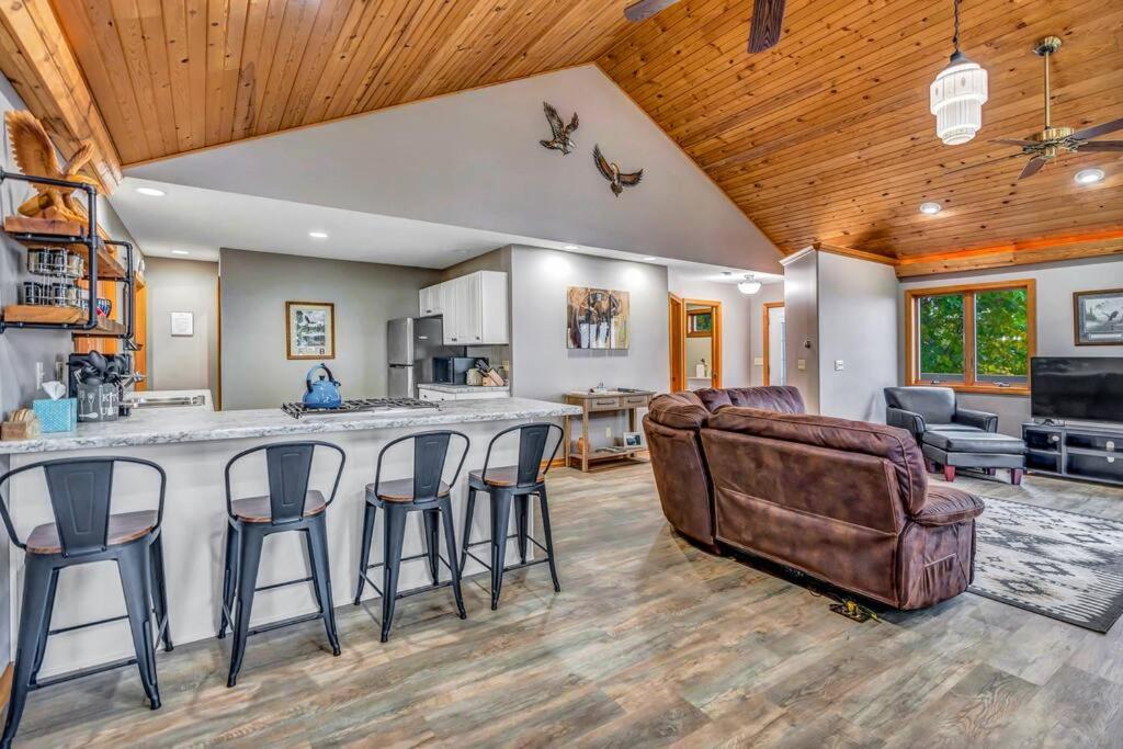 Four-Bedroom House photo 3