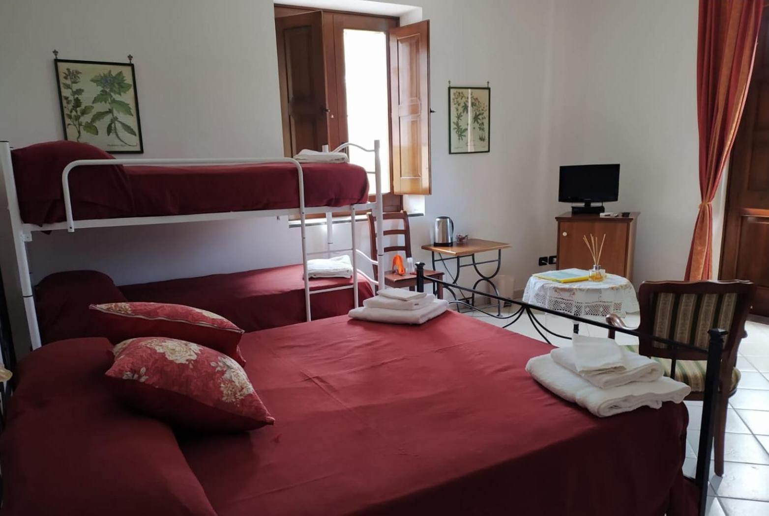 Double Room with Private Bathroom photo 2