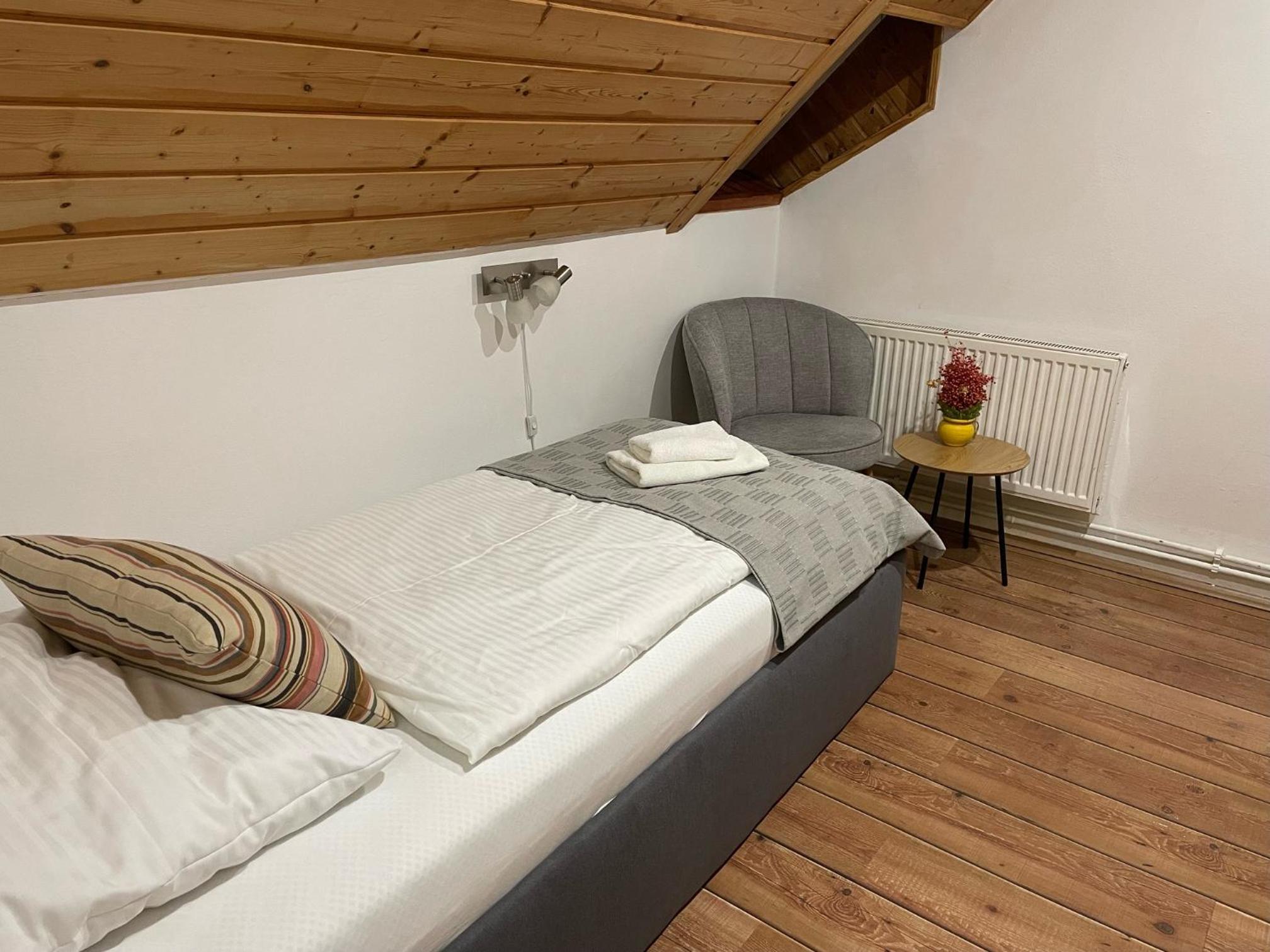 Single Room with Extra Bed photo 3