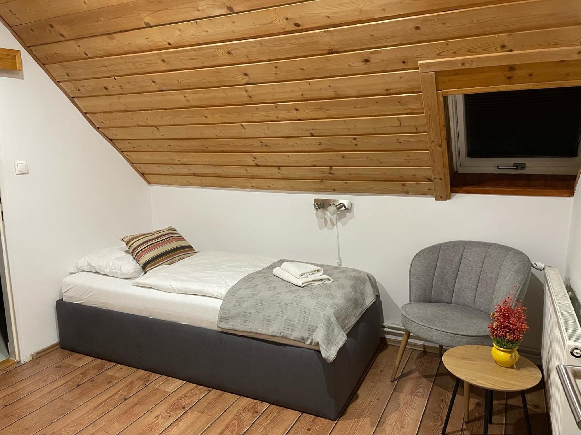 Single Room with Extra Bed photo 1